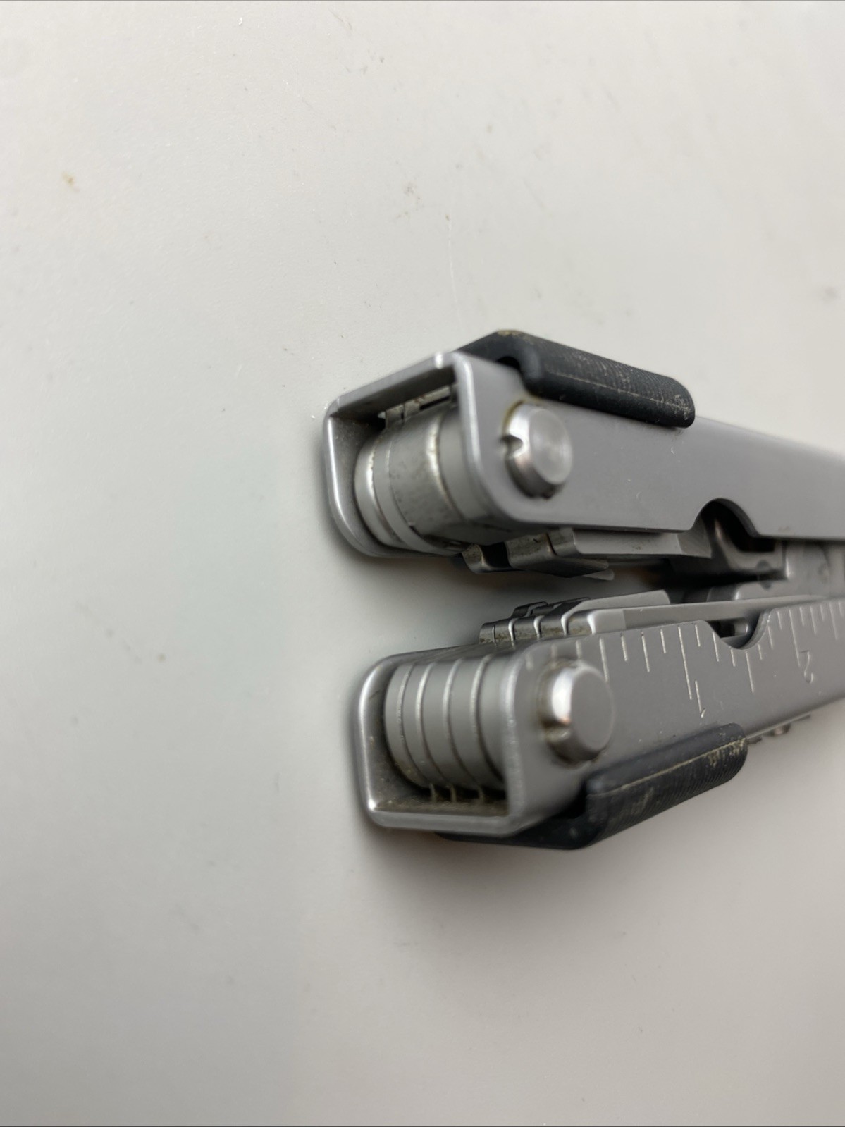 Gerber MP600 Stainless Steel Multi-Tool Needle Nose Pliers w/ Leather Sheath