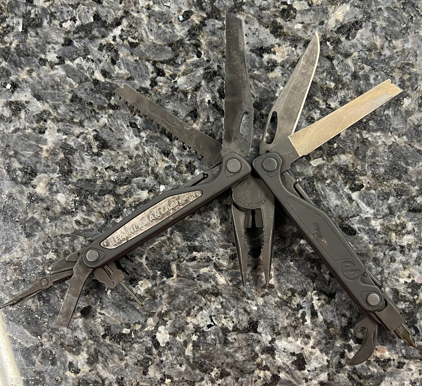 Leatherman Charge Multi-Tool w/Original Case USED – FOR SALE NOW !!