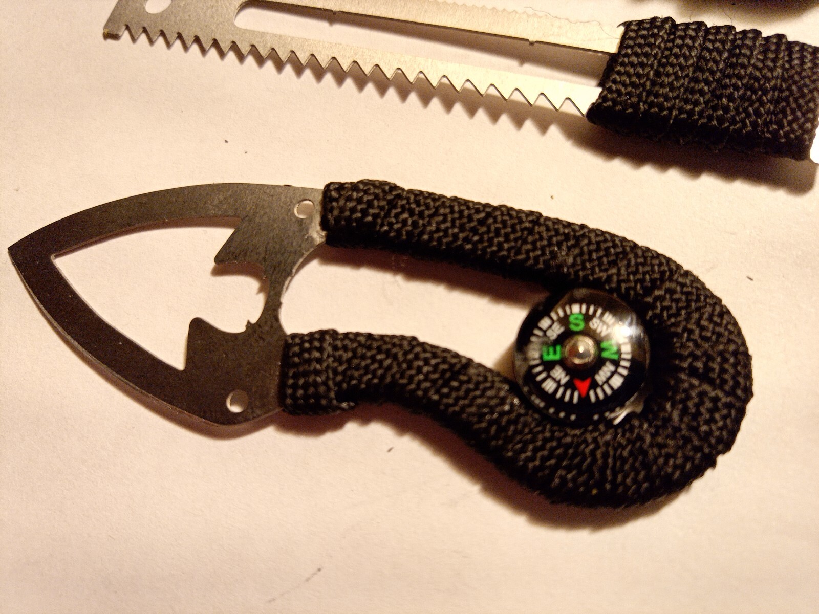 EDC Tools Minimalist Scavenger Necklace Pouch Mini Knife, Saw And Compass