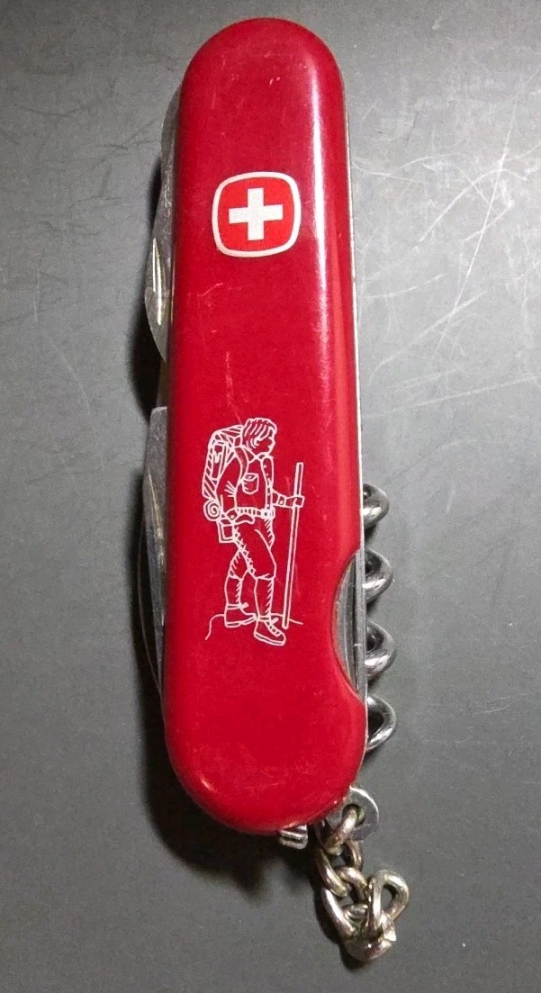 Vintage – Wenger Delemont Hiker Swiss Army Knife