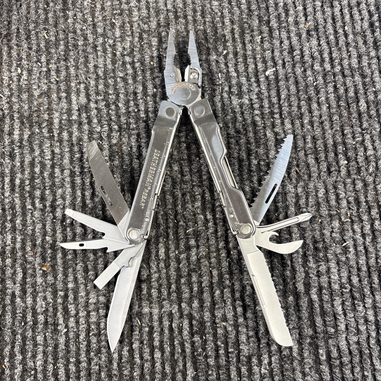 Leatherman REBAR Multi-Tool (083)