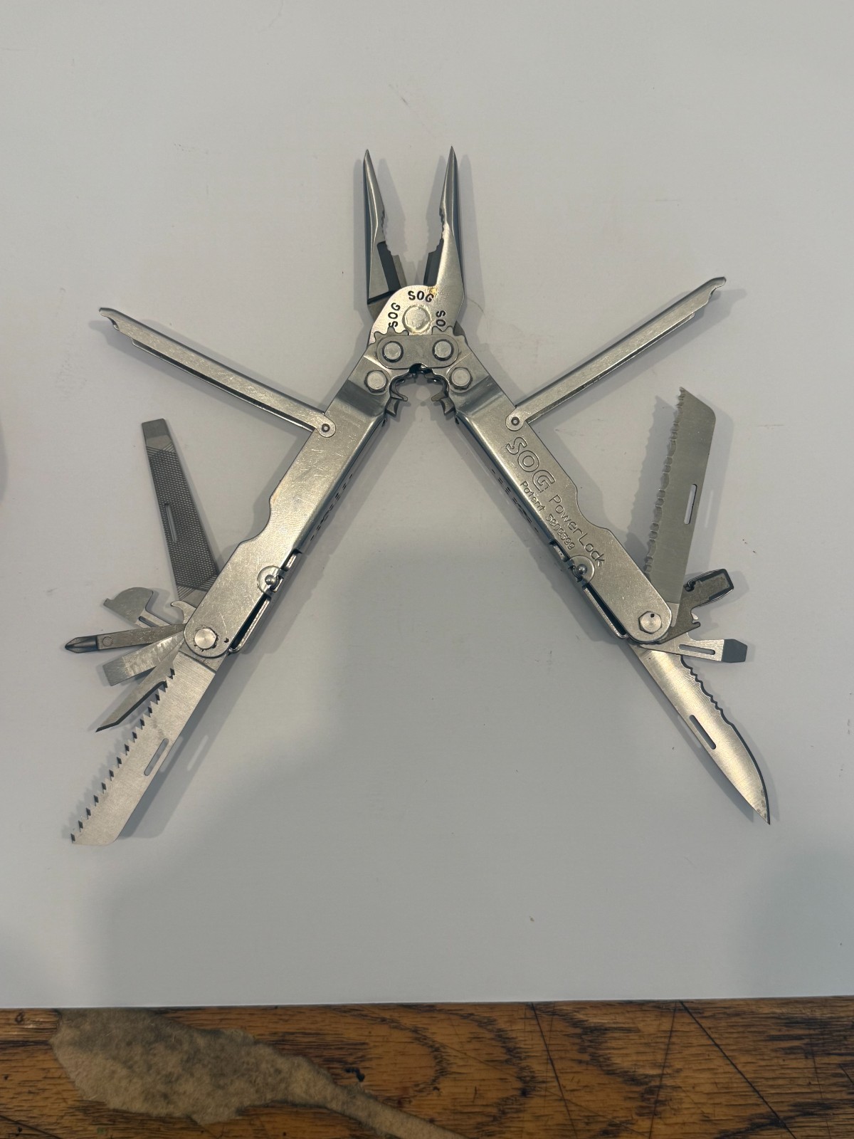 SOG PowerLock Stainless Multi-Tool Patent 5809599 w/ Leather Sheath