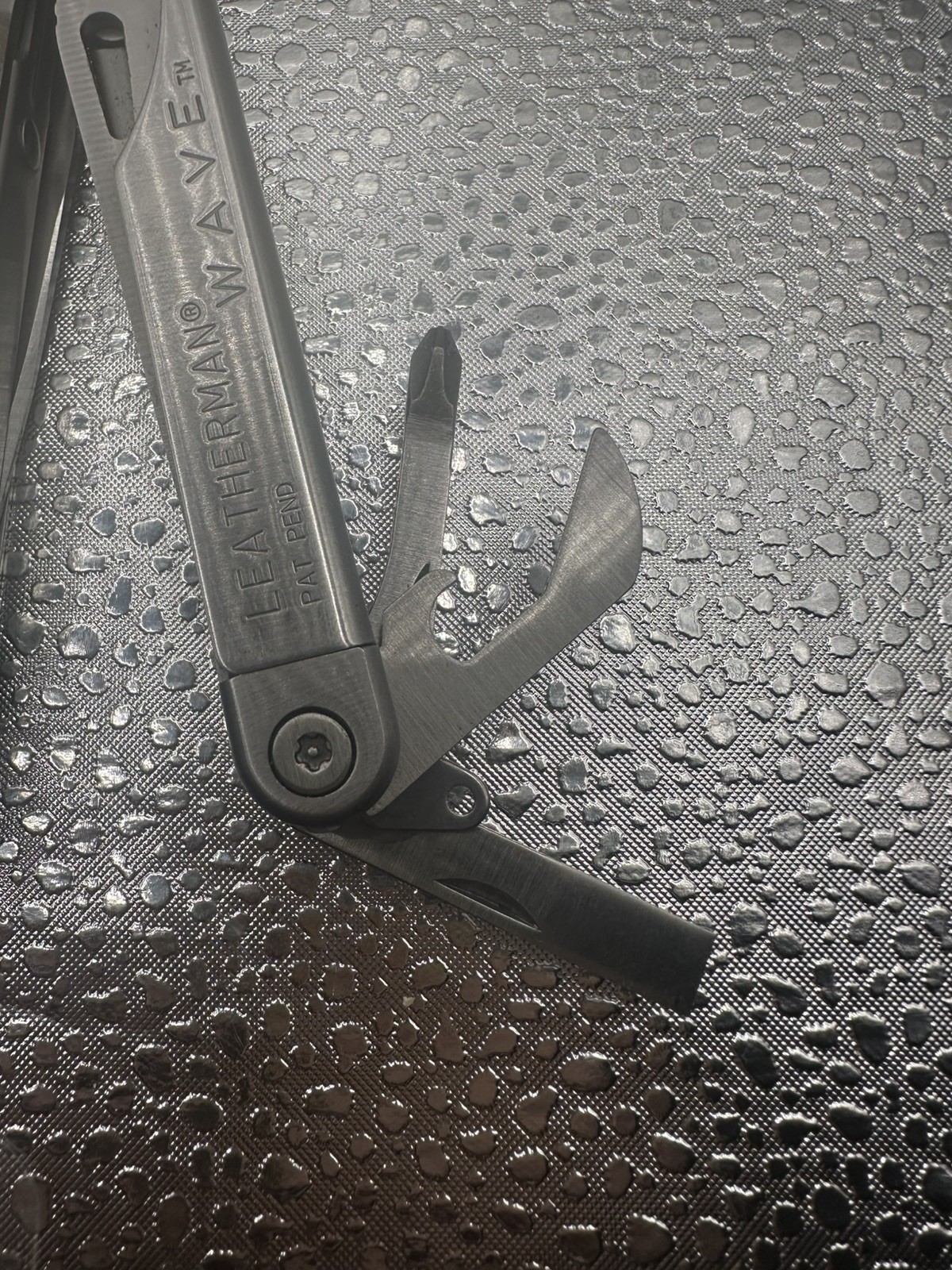 Leatherman Wave Stainless Steel Multitool with Case