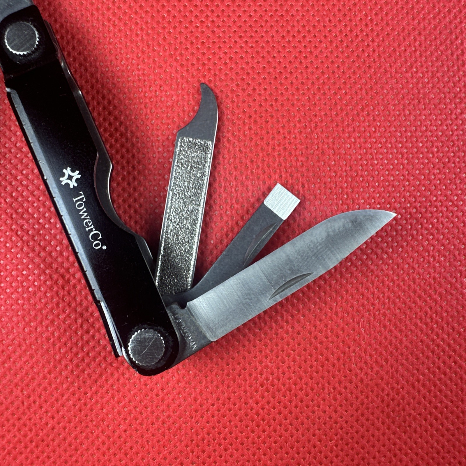 Nice Black Leatherman Micra Multi-Tool, scissor, knife, tweezer, screwdriver