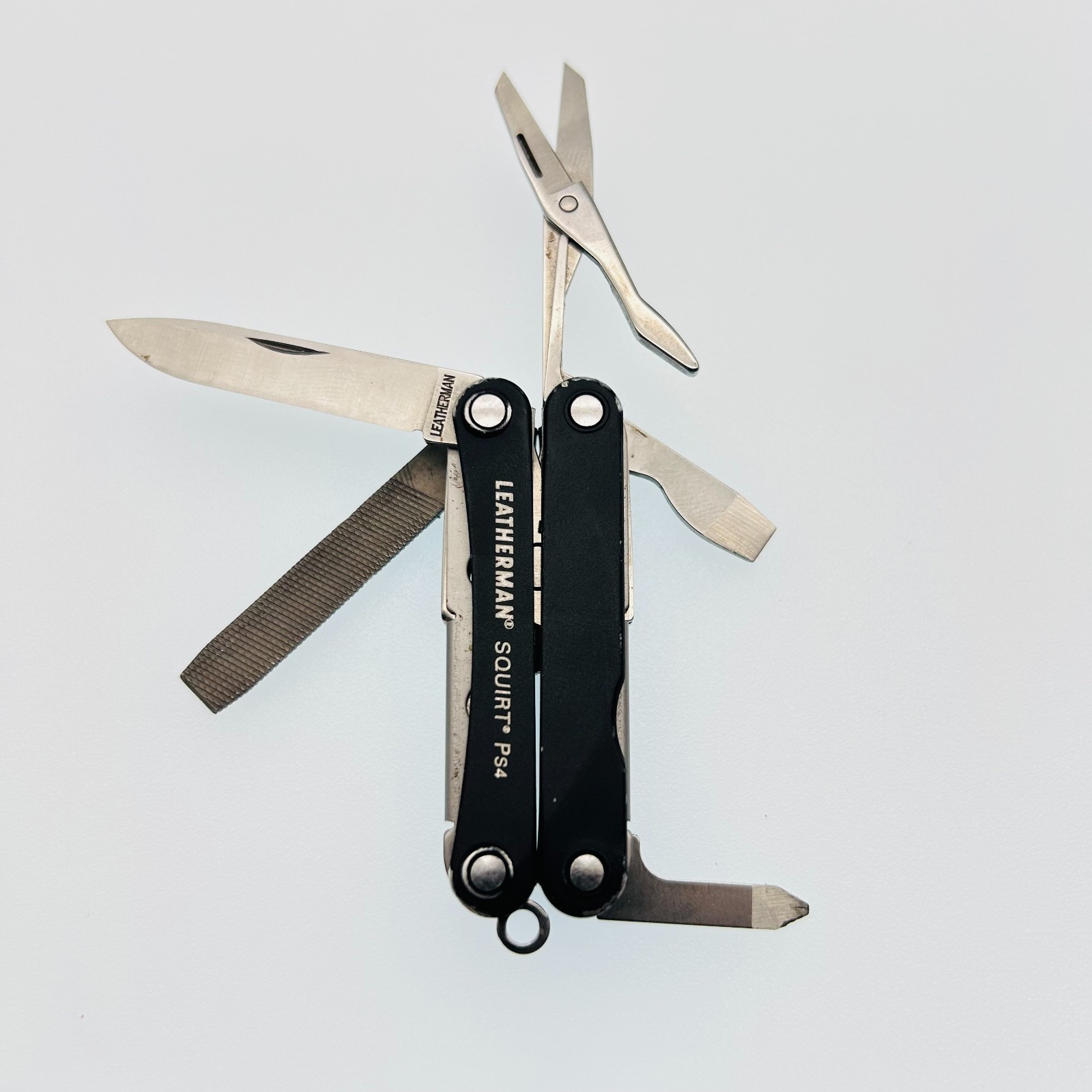 Leatherman Squirt PS4 BLACK – 8-in-1 Keychain Multi-Tool Discontinued (CODE33)