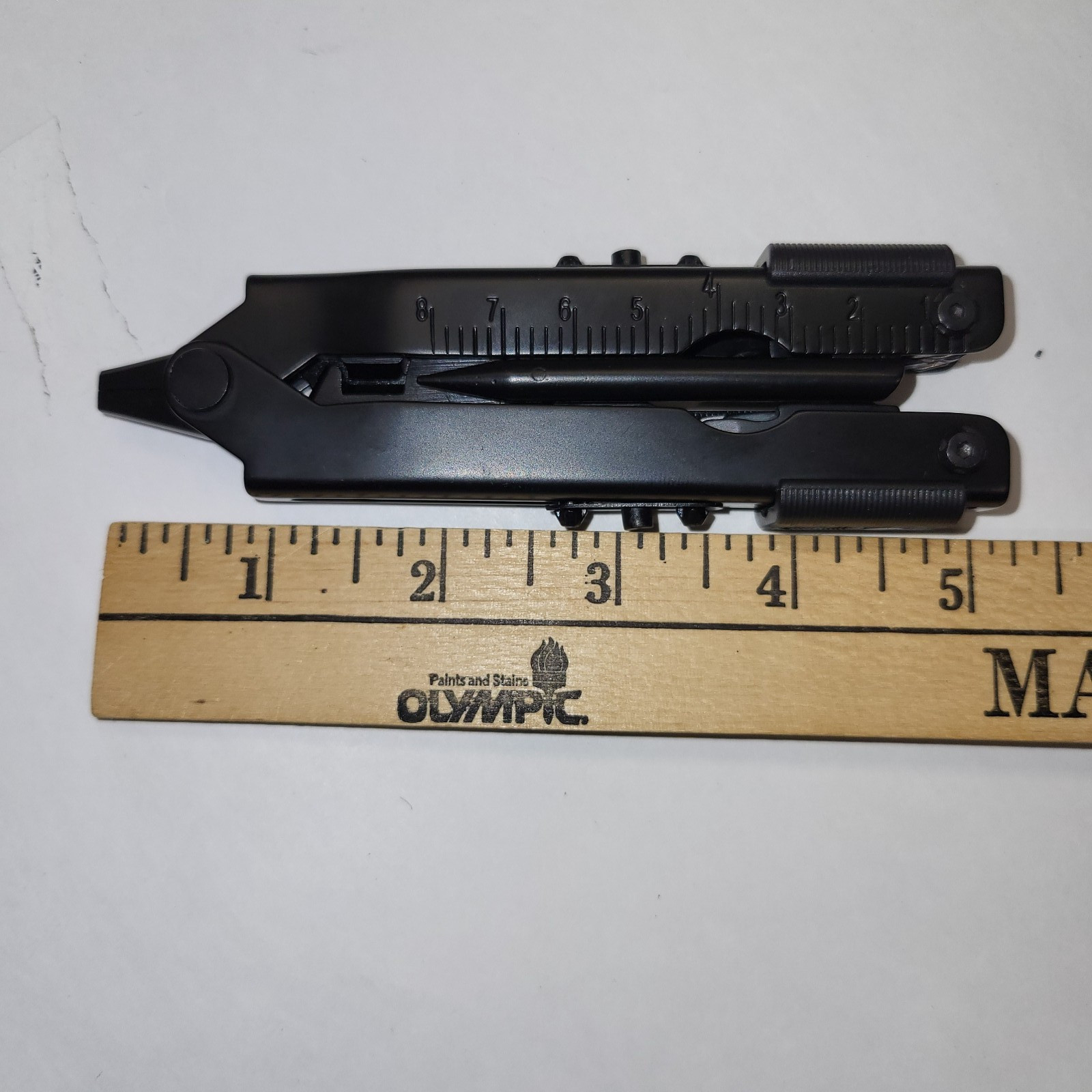 Multi tool 10 Tool Pliers Knife Screwdrivers Bottle Opener File Measure + Case
