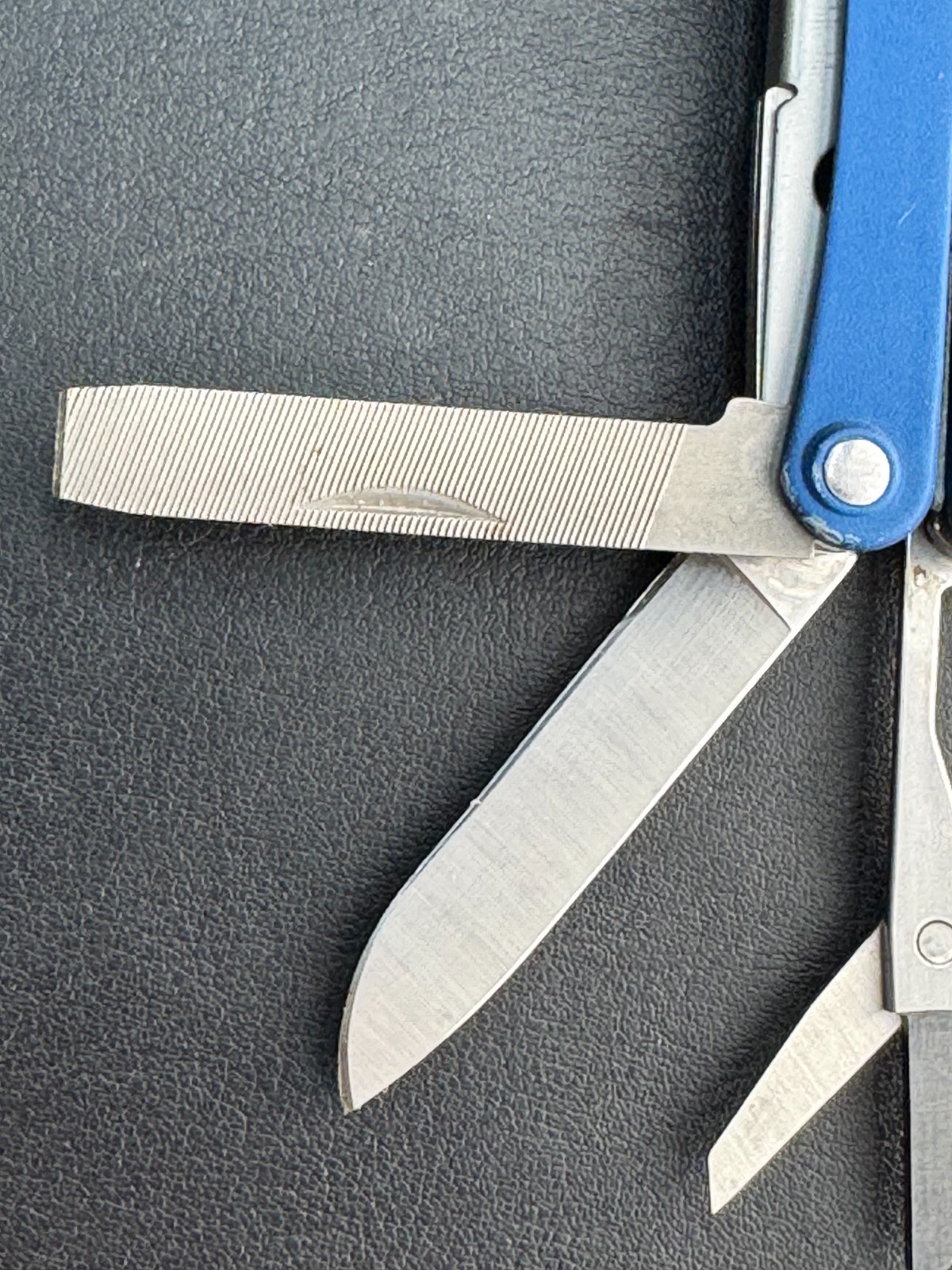 Leatherman Squirt PS4 Multi Tool, Knife, Pliers – Blue