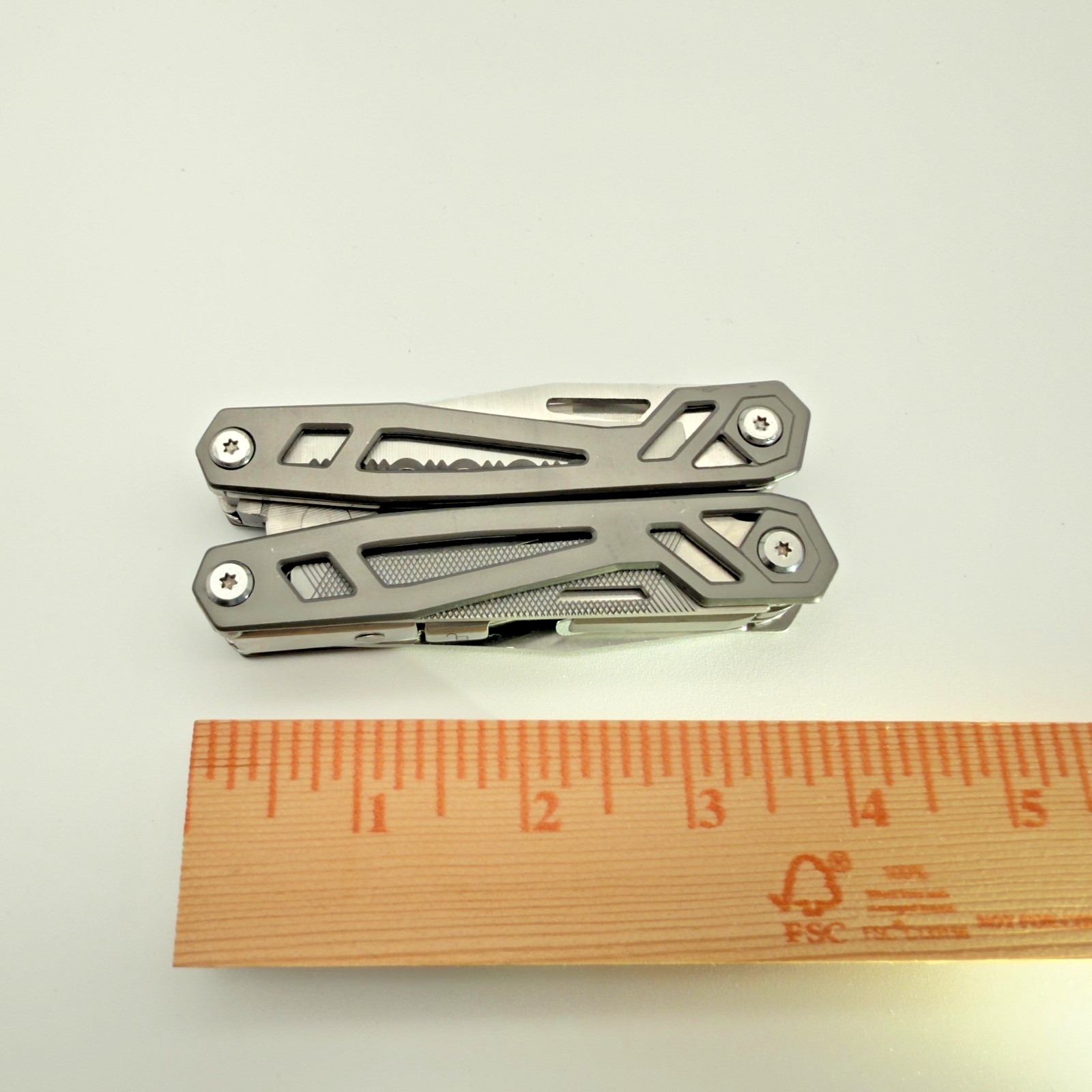 WETOLS Multi-Tool Pocket Knife – 12-in-1 Stainless Steel – Great Condition