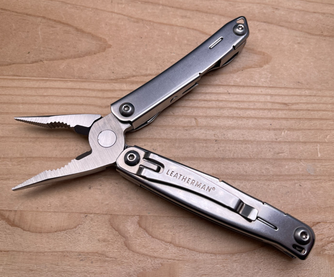 Leatherman Wingman Multi-Tool Knife 12/15 – Stainless Steel, Pocket Clip