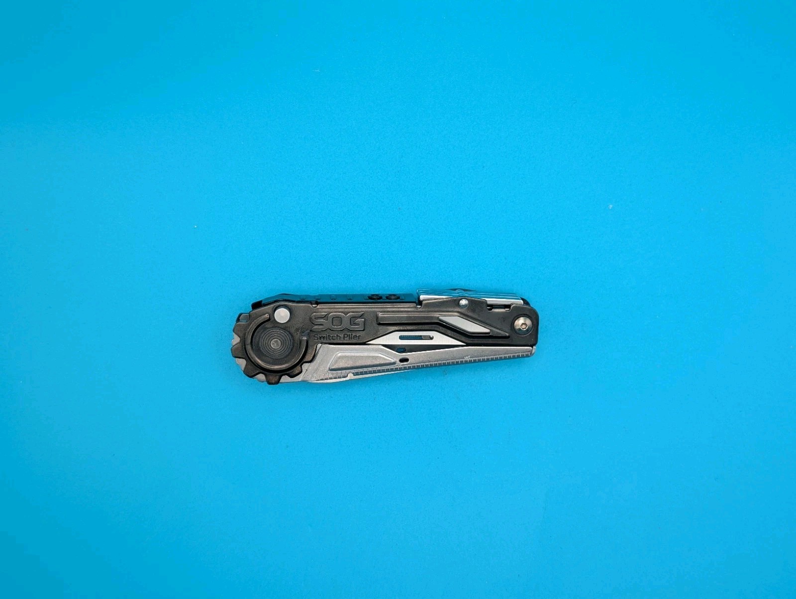 SOG SwitchPlier Plier Knife Multi Tool!