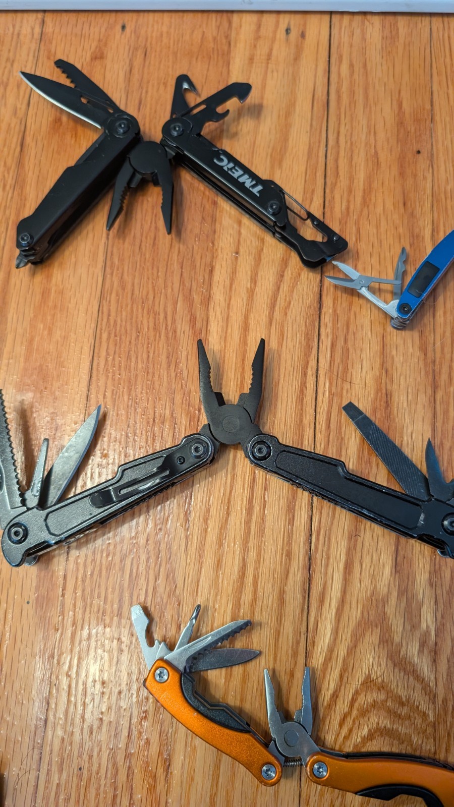 Lot of 6 Multi Tools – L.L.Bean Columbia Hyper Tough ArmorAll – Mini EDC Pliers