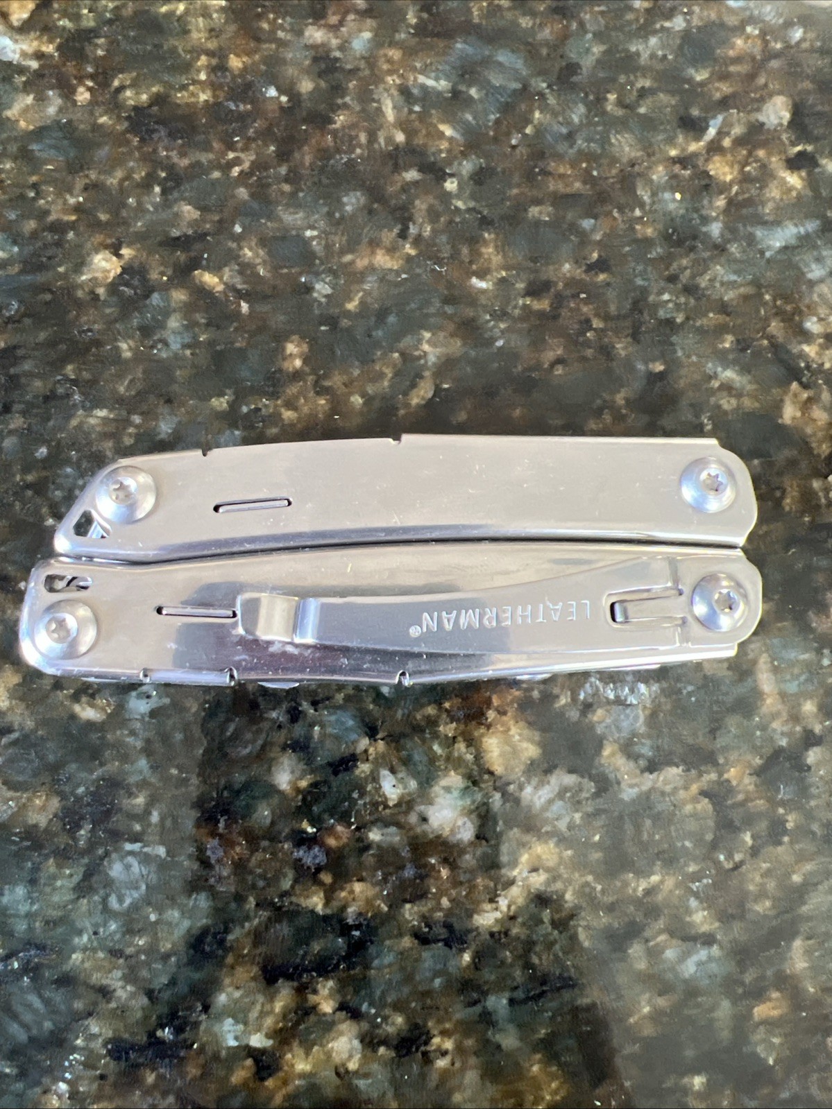 Leatherman Wingman 14 Tools Multi-Tool – Stainless Steel 831425