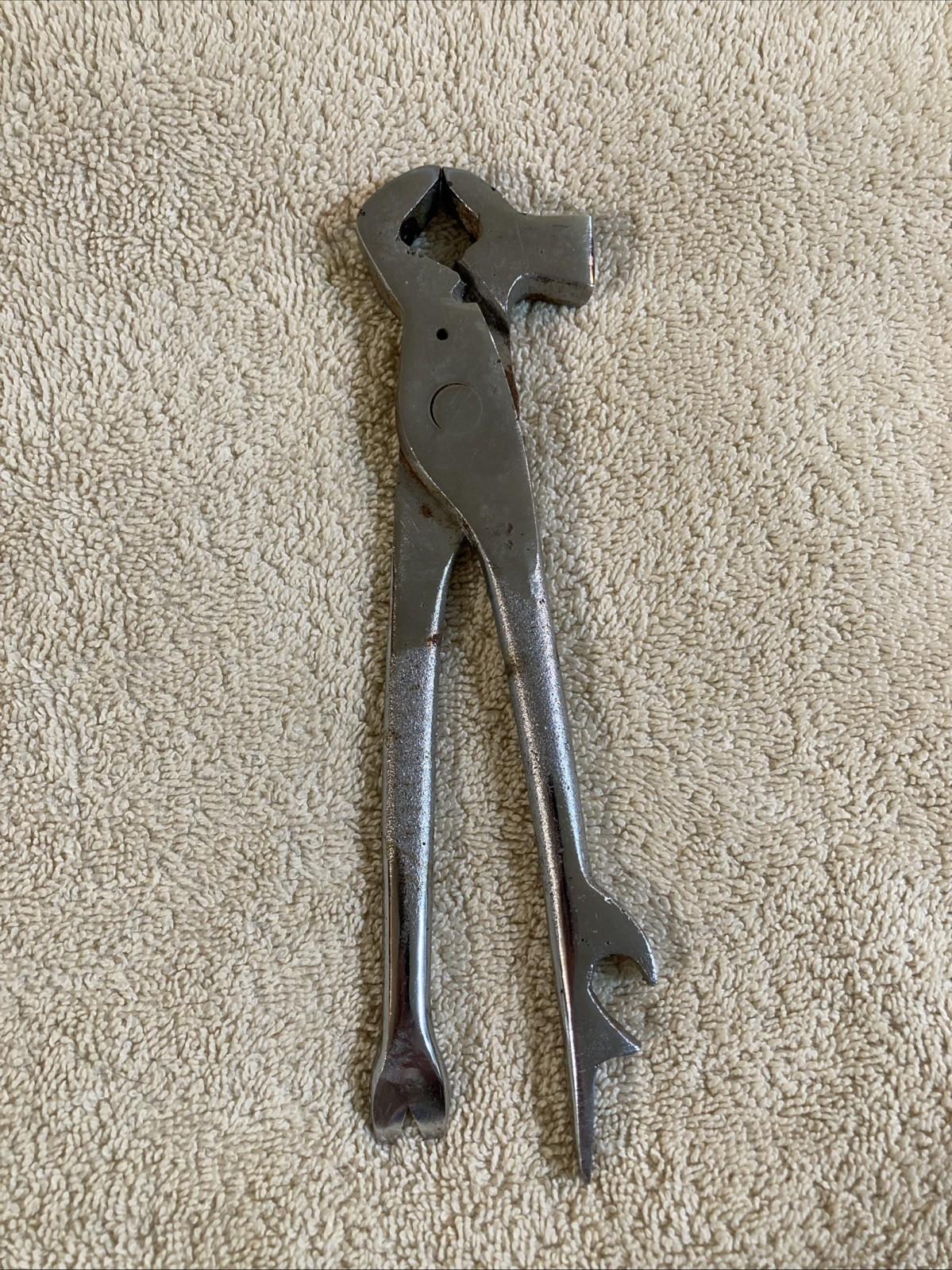 MULTITOOL HAMMER WIRE CUTTER NAIL PULLER BOTTLE OPENER PINCHER CHISEL