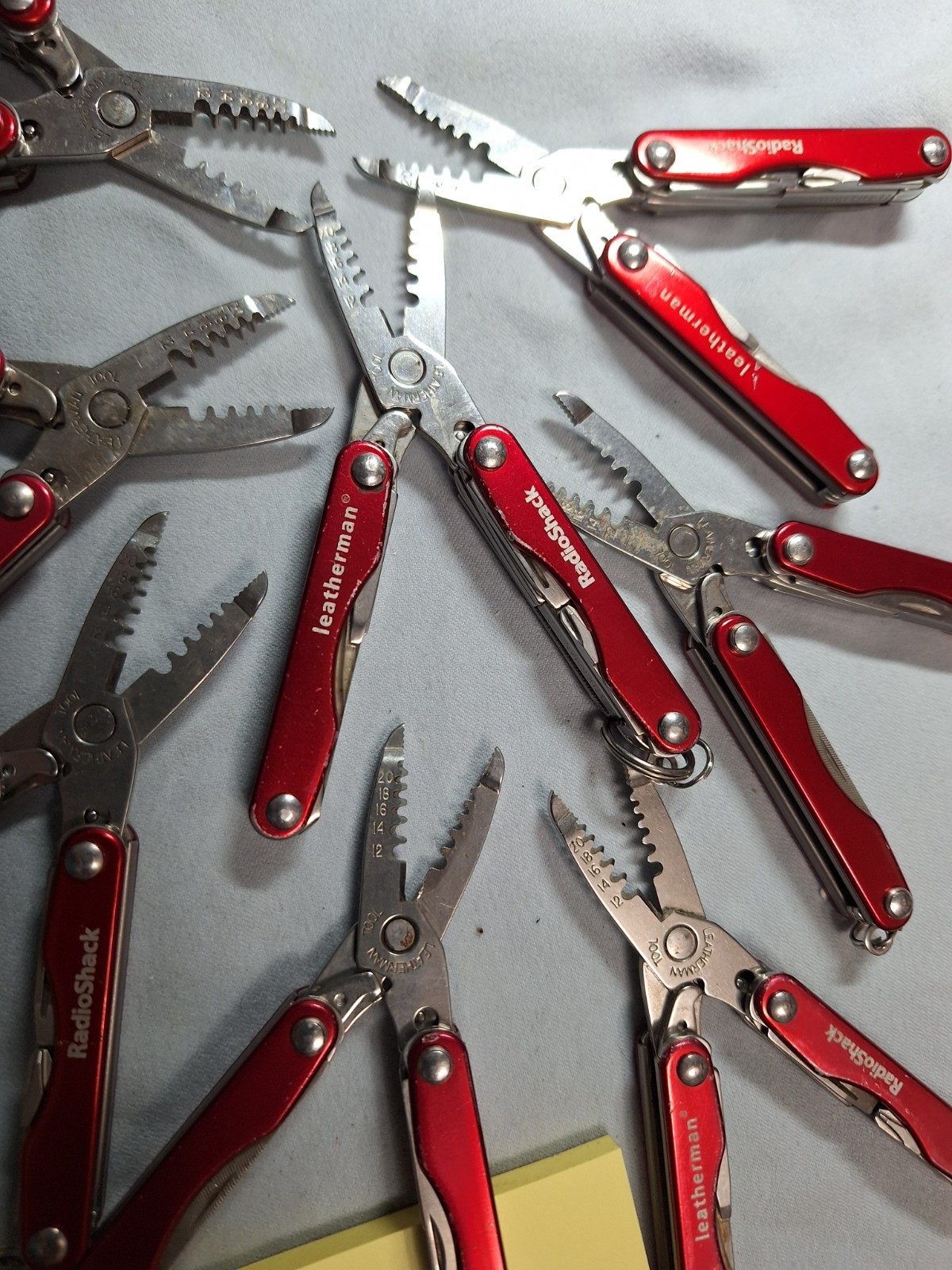 8 LEATHERMAN E4 RED RADIO SHACK Multi Tools EXCELLENT Loc Q100