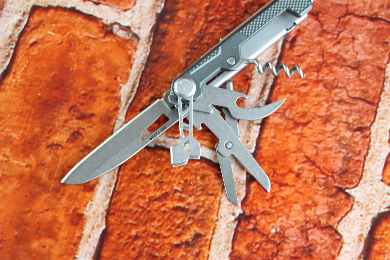 Gerber Armbar Cork Onyx Multi Tool READ