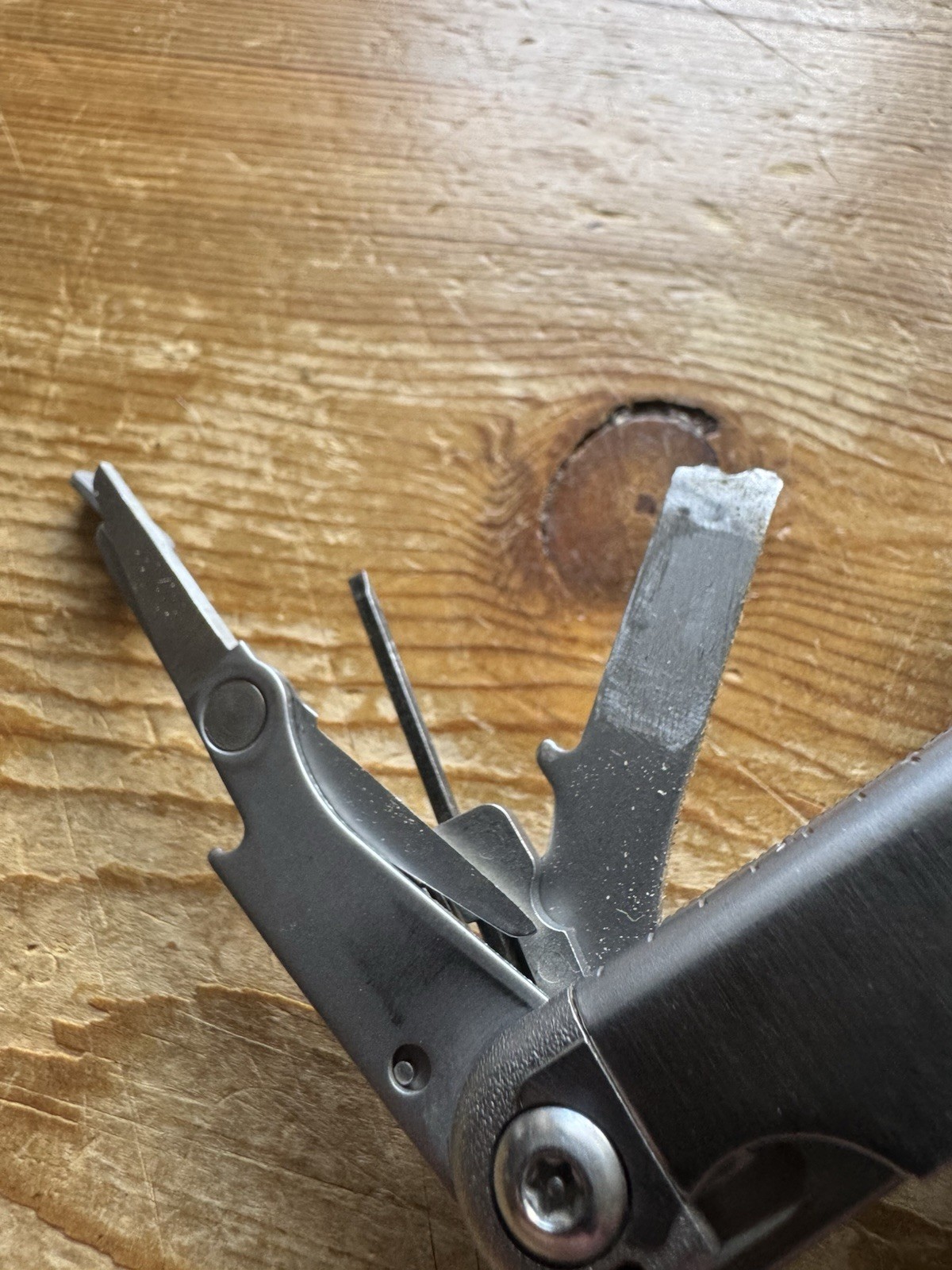 Leatherman + Wave Plus Multitool Stainless Steel – Broken Head Flat Screwdriver