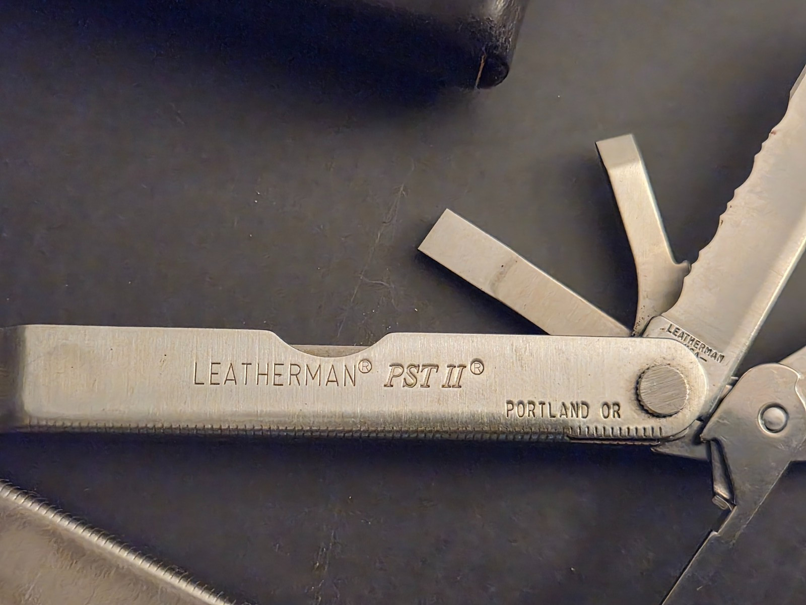 1 Leatherman Pocket Survival Tool PST ll Multi-Tool w/ 2 Sheath Portland OR USA