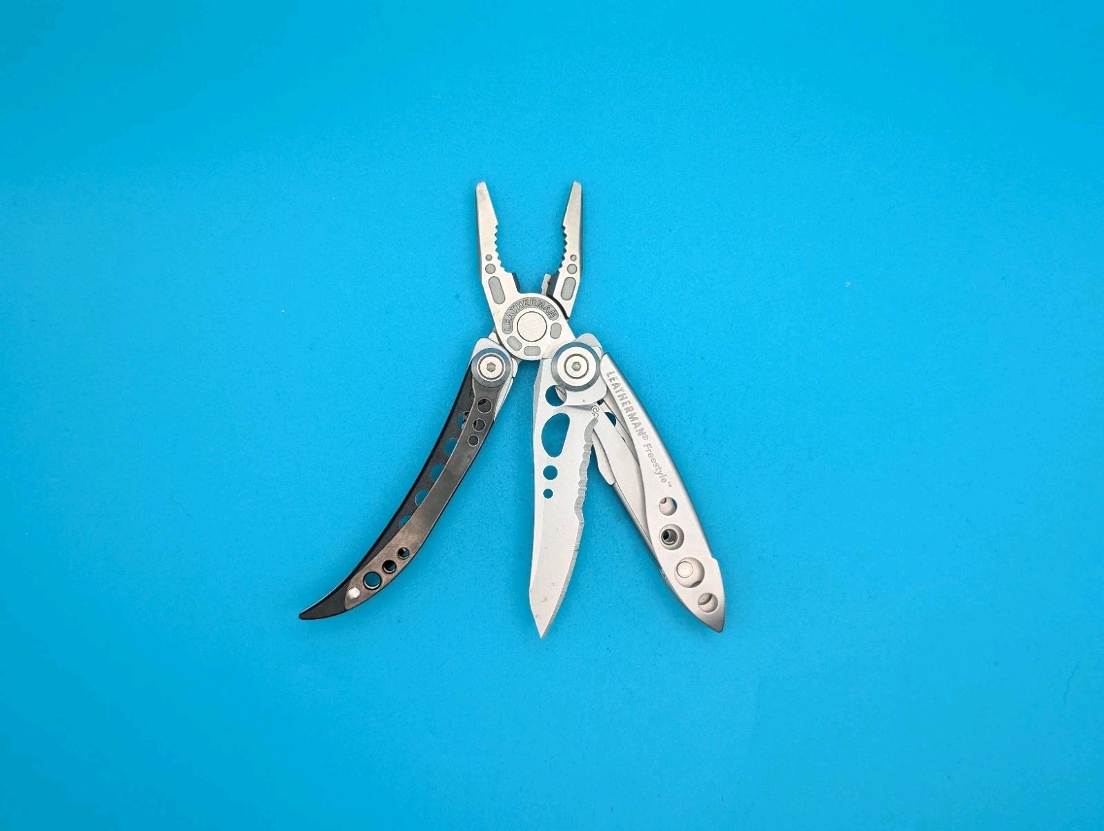 Leatherman Freestyle Multi-Tool – Discontinued – FAST SHIPPING!