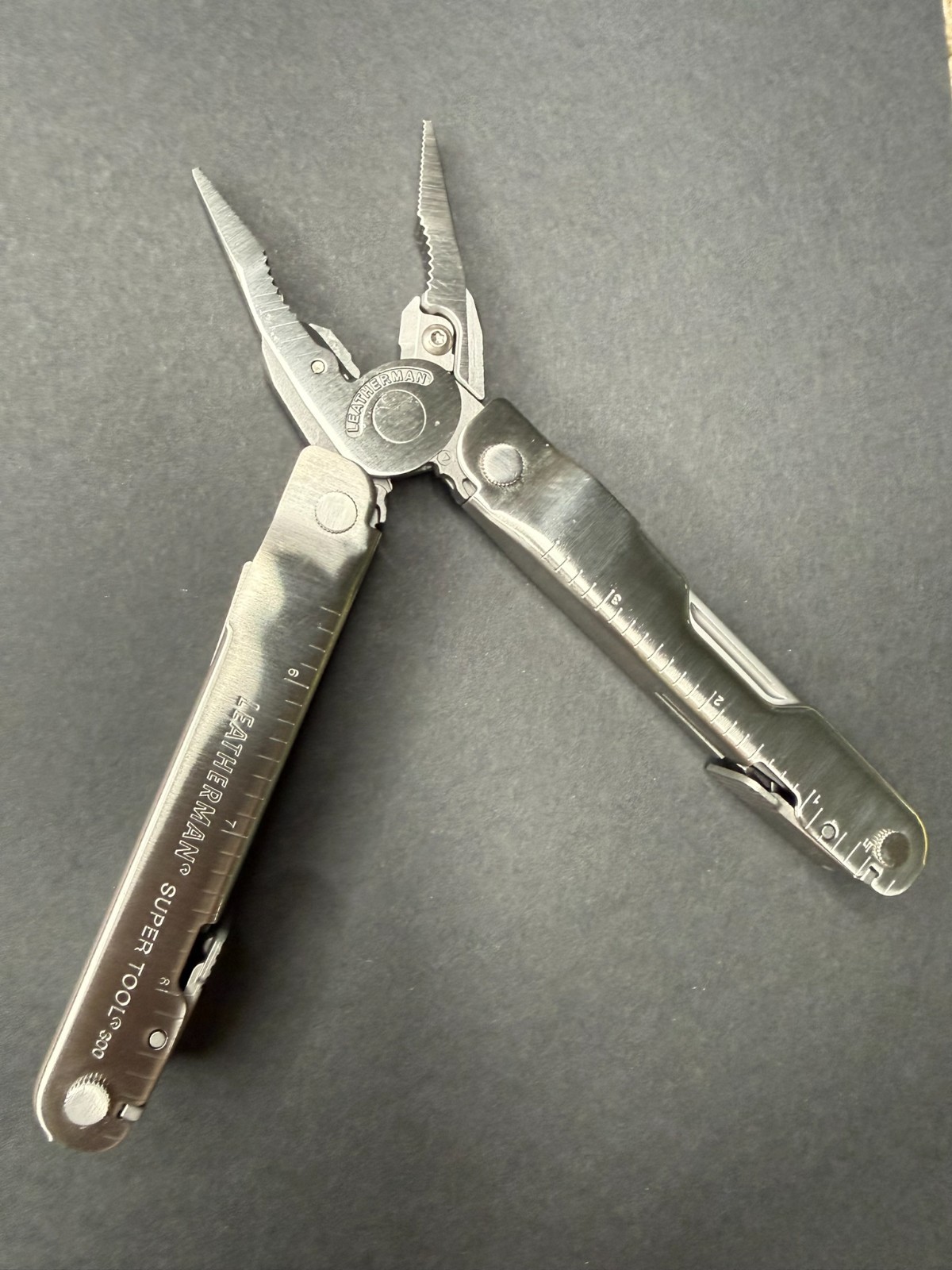 Leatherman Super Tool 300 Stainless Steel Multi-Tool – New/Unused – Open Box