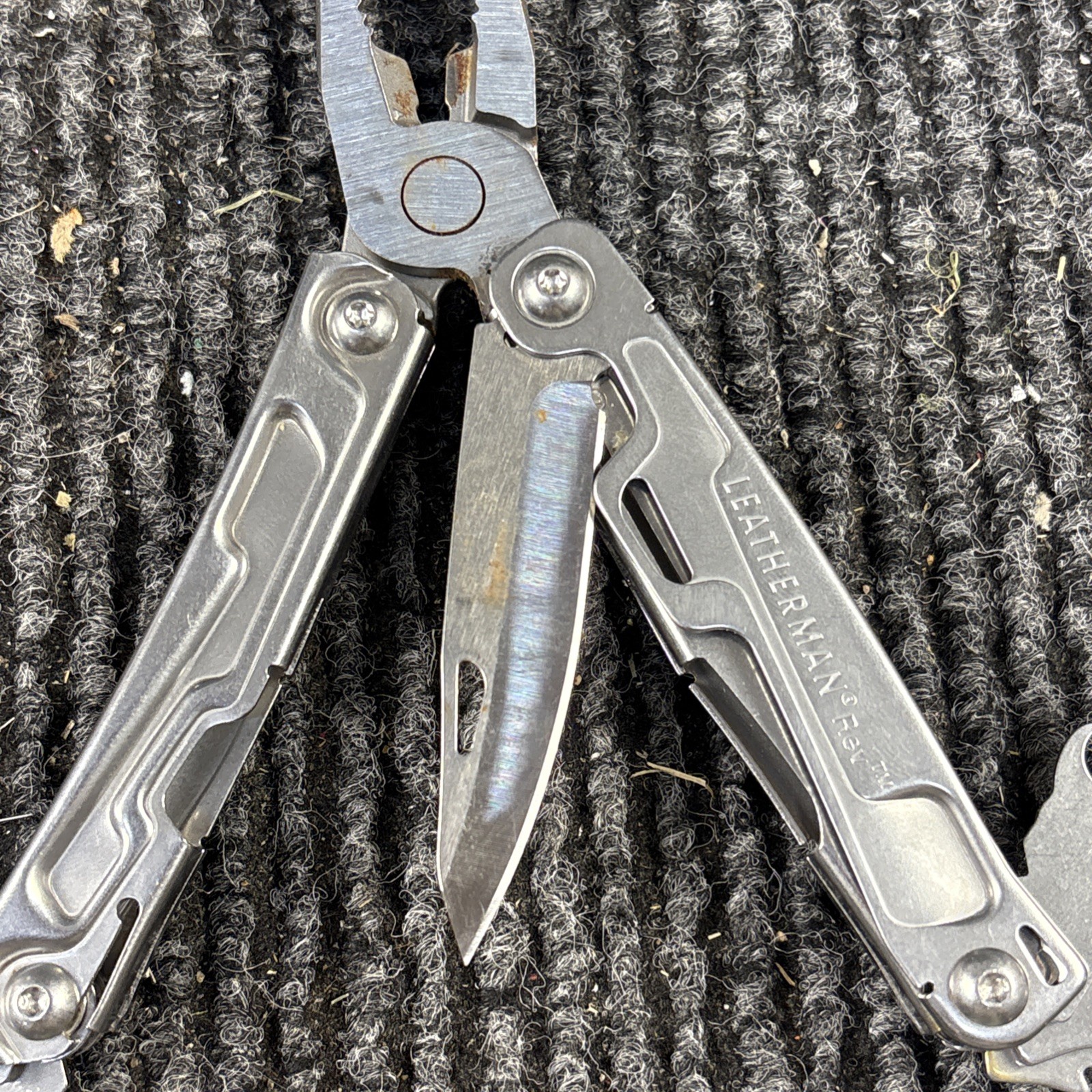 Leatherman Rev 3.8″ Multi-Tool, Stainless! USED (050)