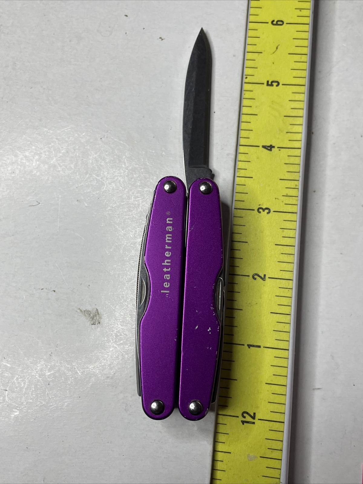 Leatherman Juice XE6 Retired Rare 18 Tools Multitool -Parts or Repair