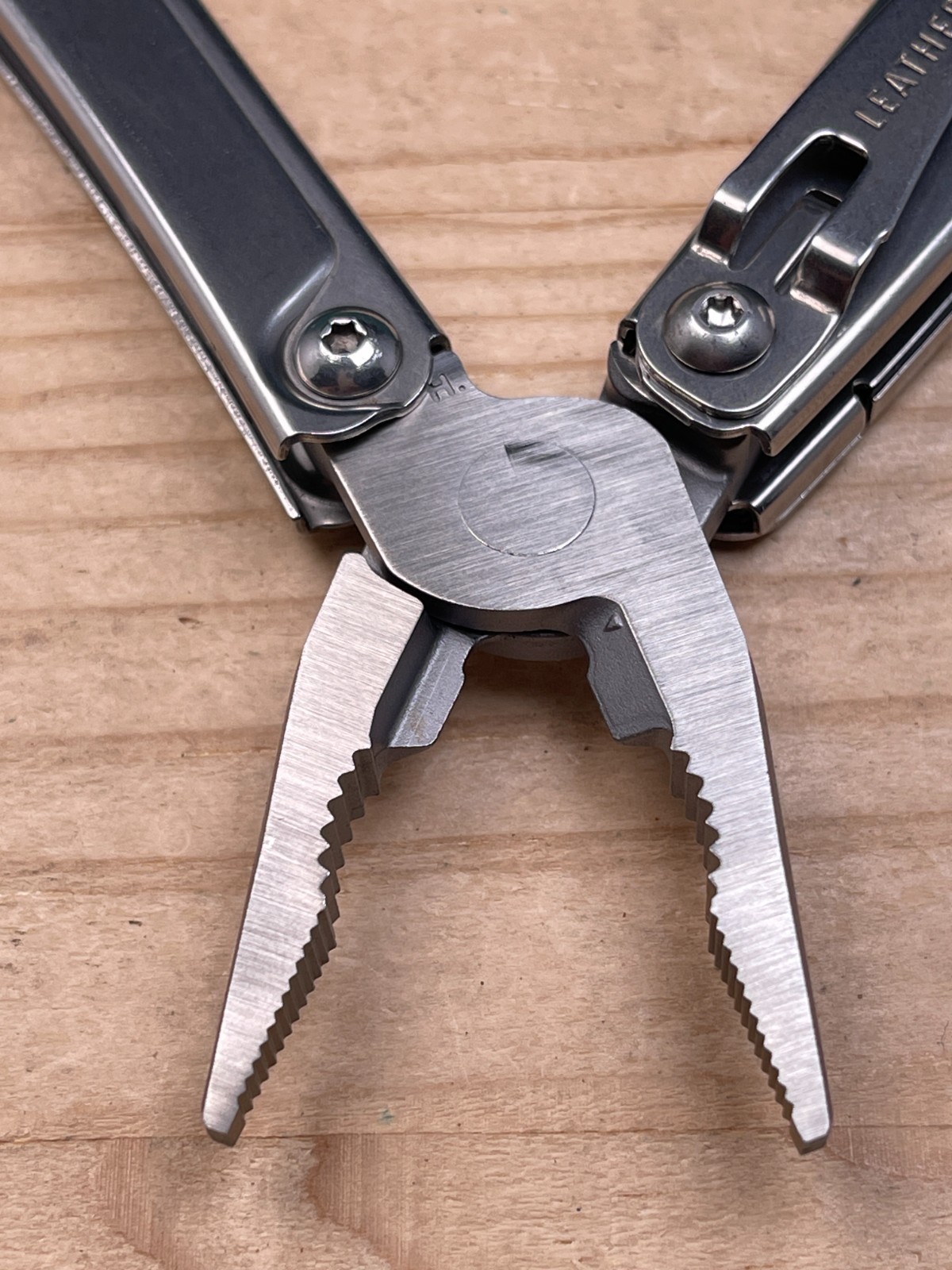 Leatherman Rev Multi‑Tool Knife – Stainless Steel w/ Pocket Clip 06/15