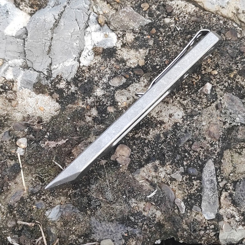 HotEDC Titanium Alloy Crowbar Deep Pocket Pry Bar Bottle Opener Open Box Cutter