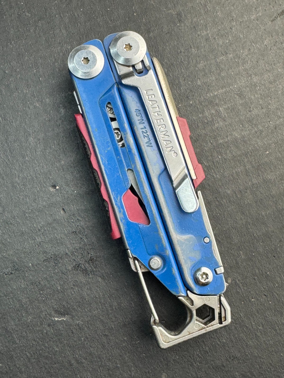 Leatherman Signal Multi-Tool Stainless – Various Colors