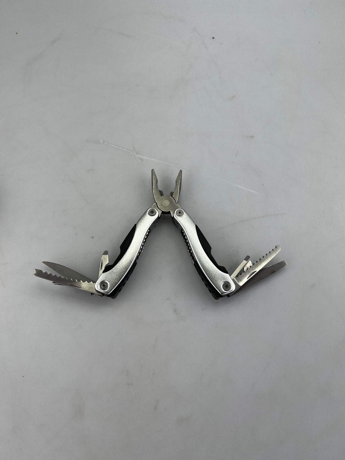Format Multitool 11in1 Multi Tool Pliers Knife Saw Screwdriver incl. Case