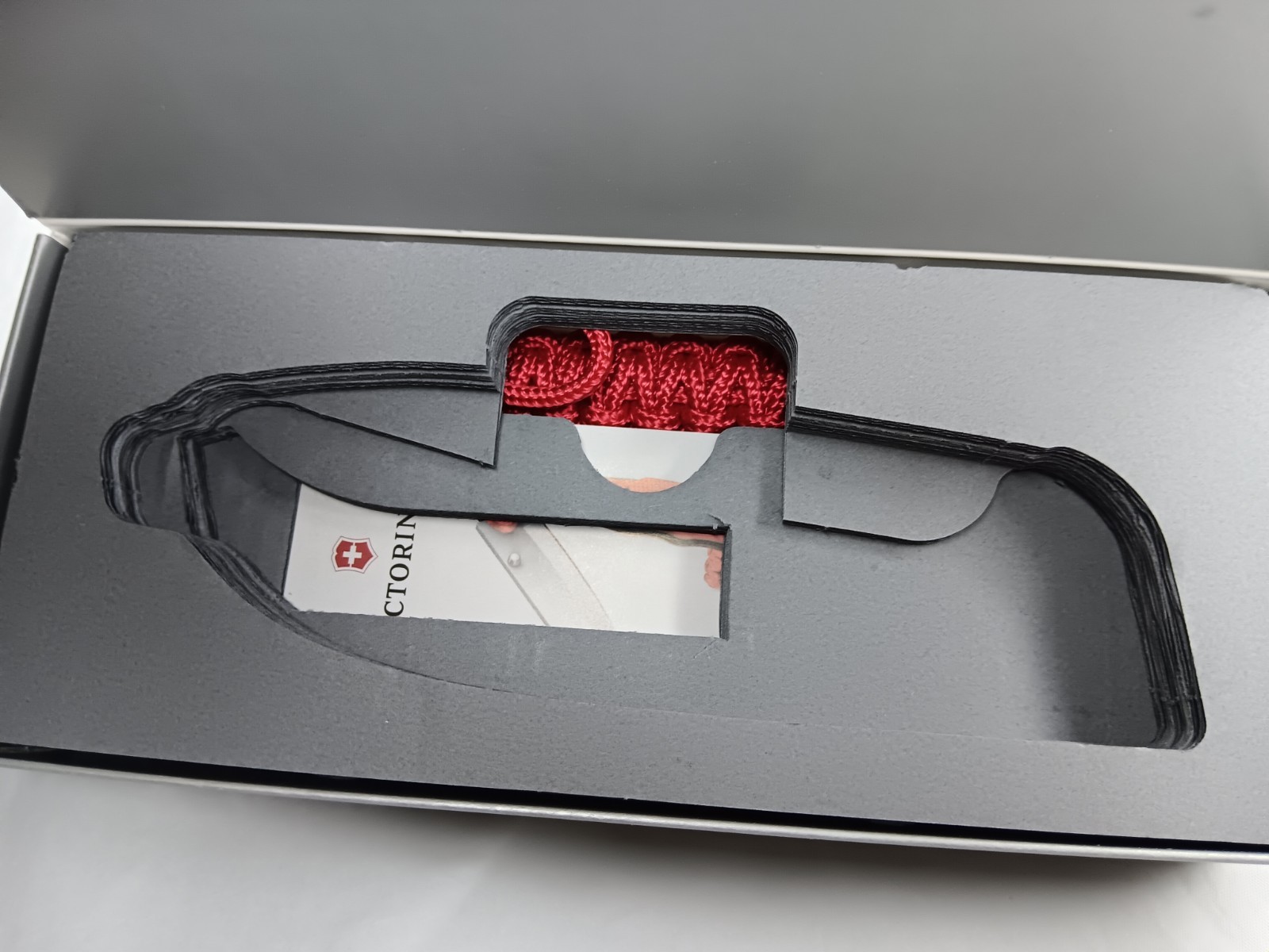 NIB – Victorinox Evoke Alox Red Swiss Army Knife w/Lanyard & Clip