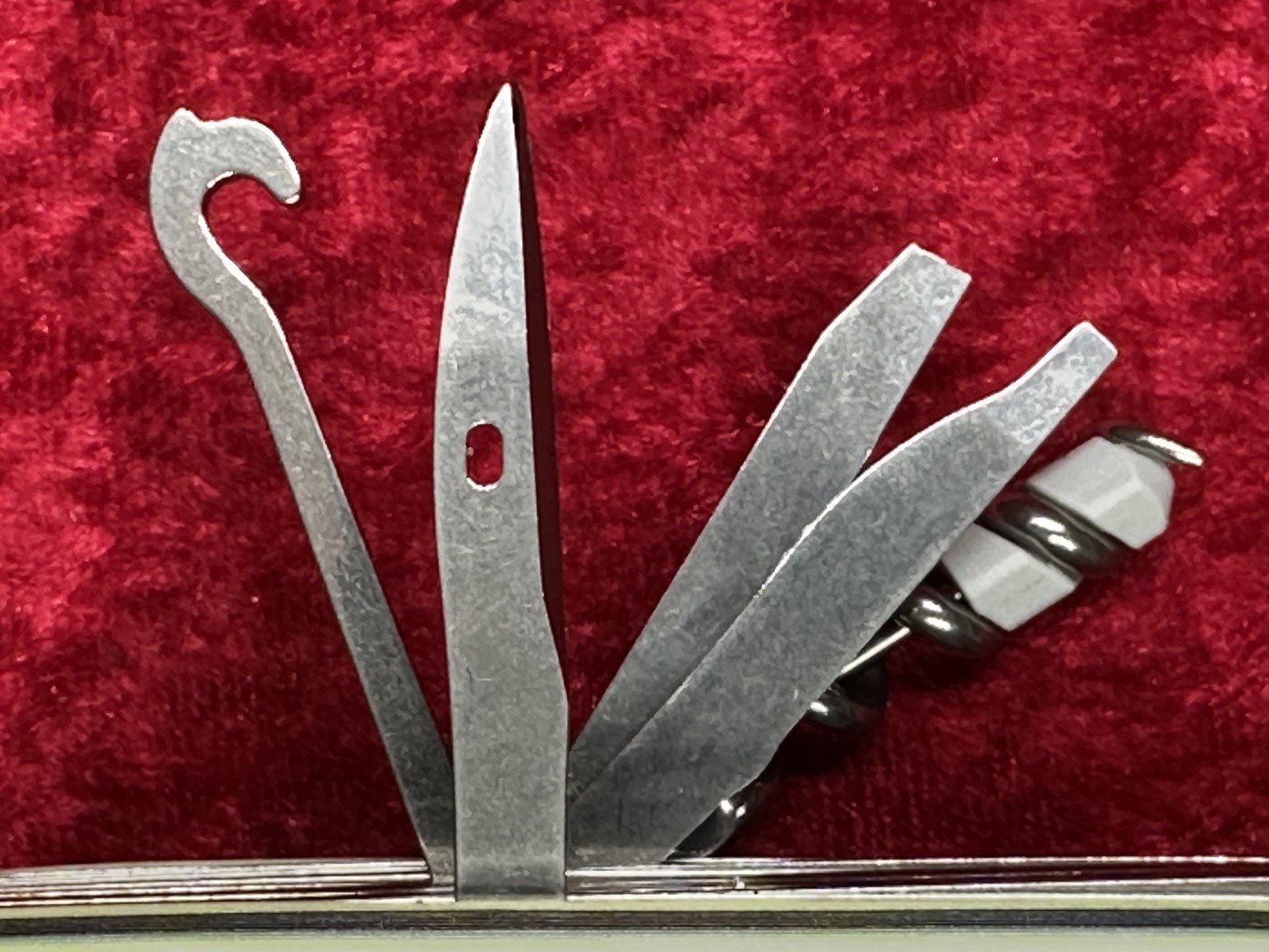 Victorinox SwissChamp Custom Glow In The Dark Scales Swiss Army Knife 91mm (691)