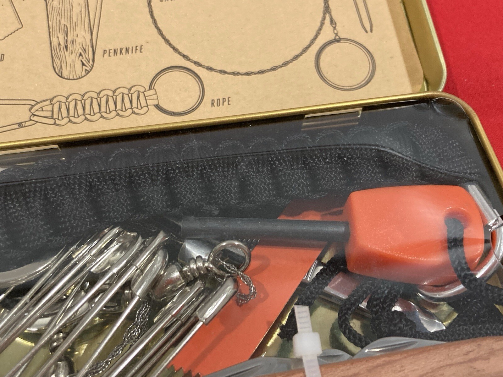 NEW The Gentlemen’s Hardware Survival Tool Kit No 358 *Includes Six Accessories*