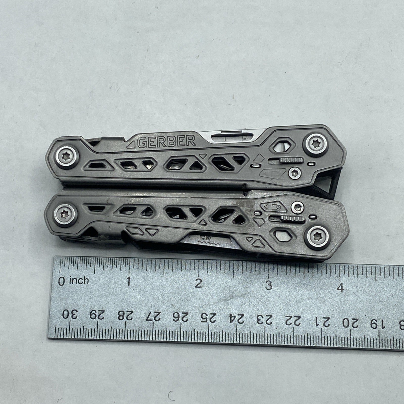 Gerber Truss Multi Tool – Gray