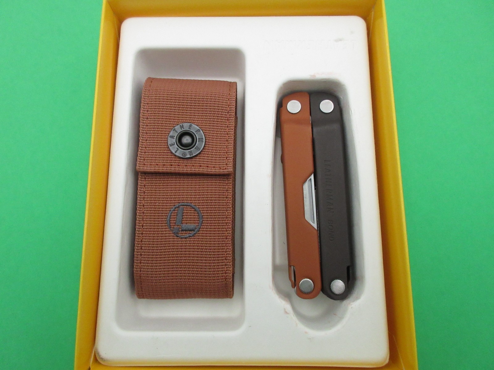 Leatherman Bond Burnt Sienna Folding Multi Tool Knife w/ Sheath Box