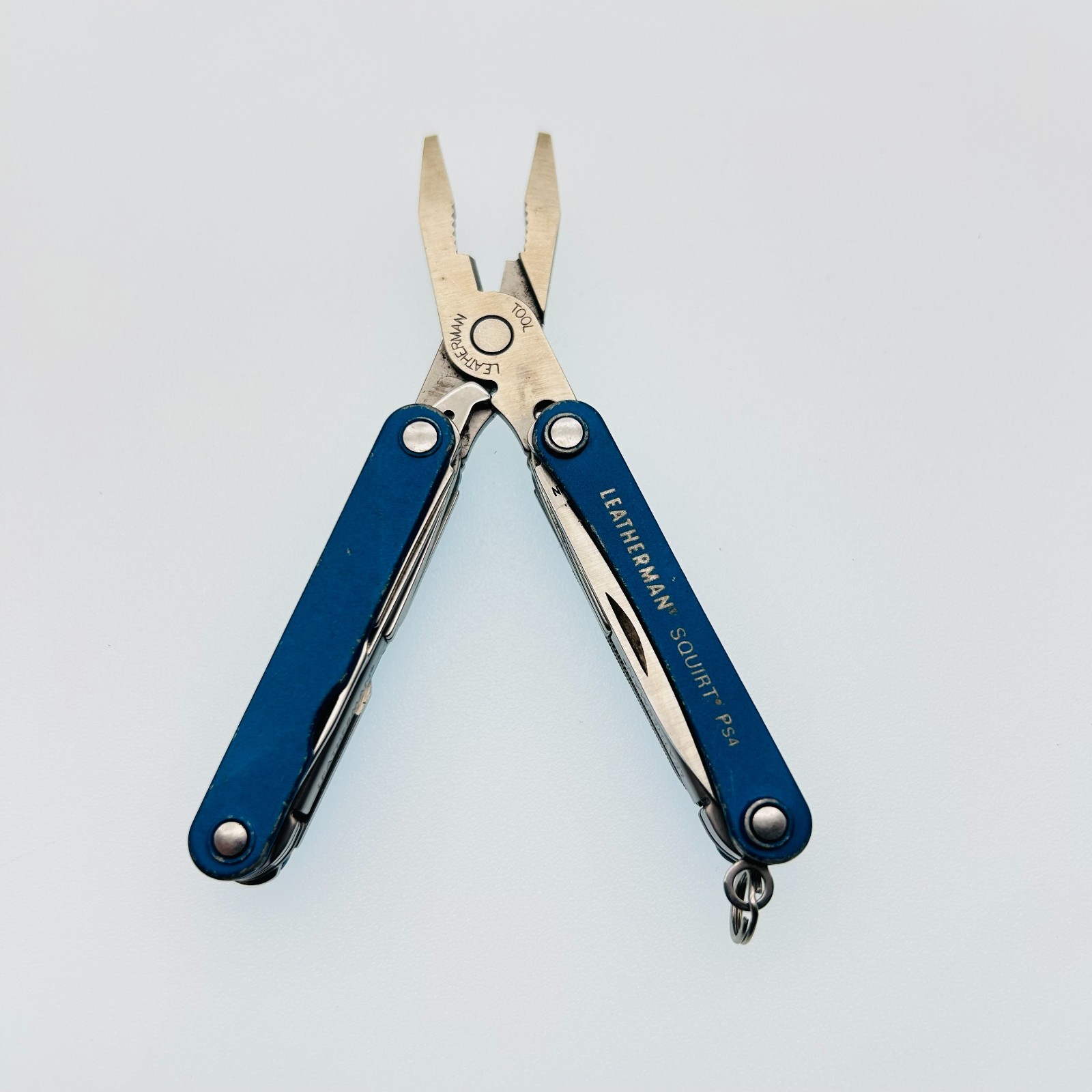 Leatherman Squirt PS4 BLUE – 8-in-1 Keychain Multi-Tool Discontinued (CODE7)