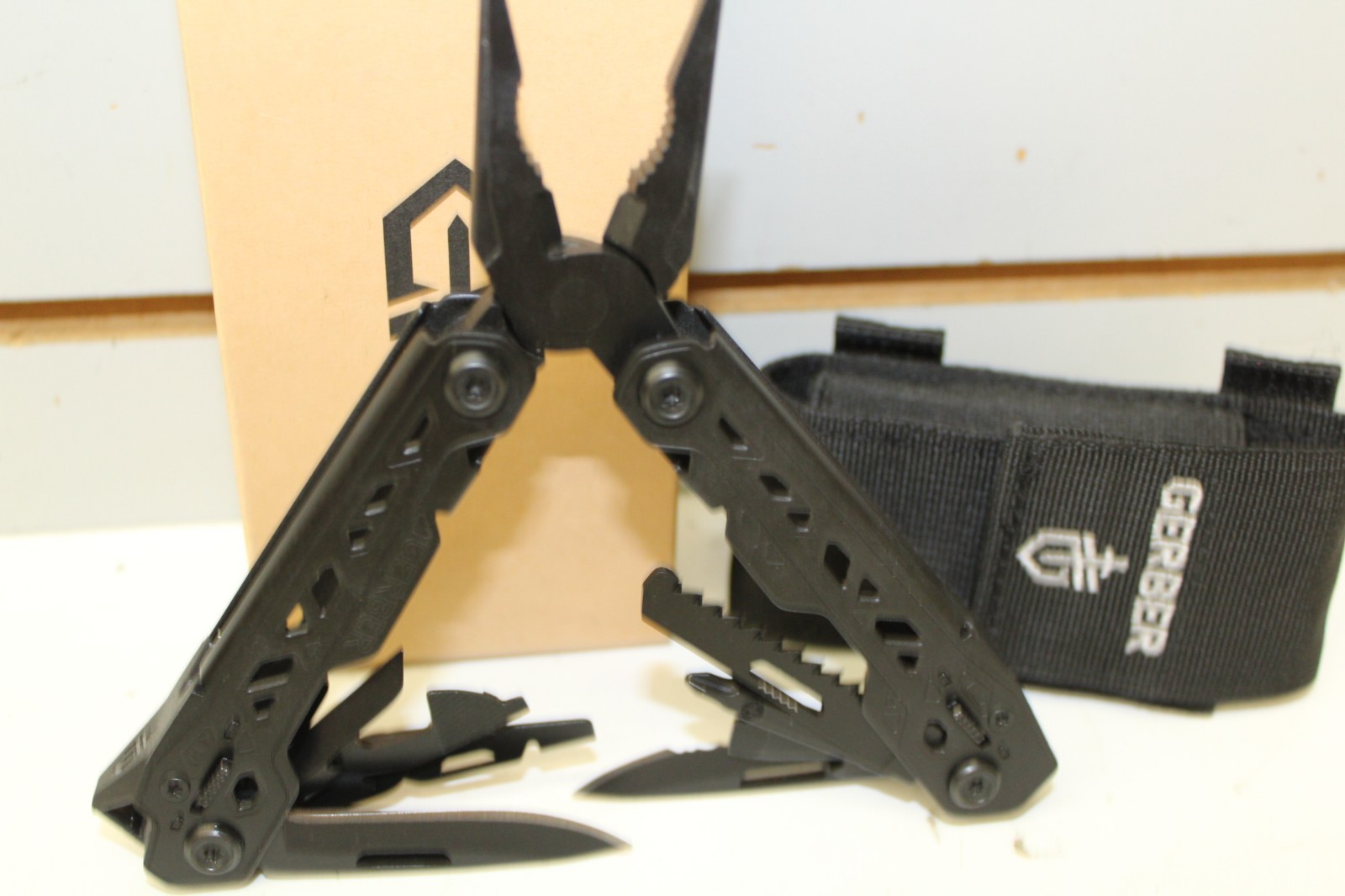Gerber Truss Multitool Black with Multi-Position Sheath 30-001779 NEW FREE SHIPP