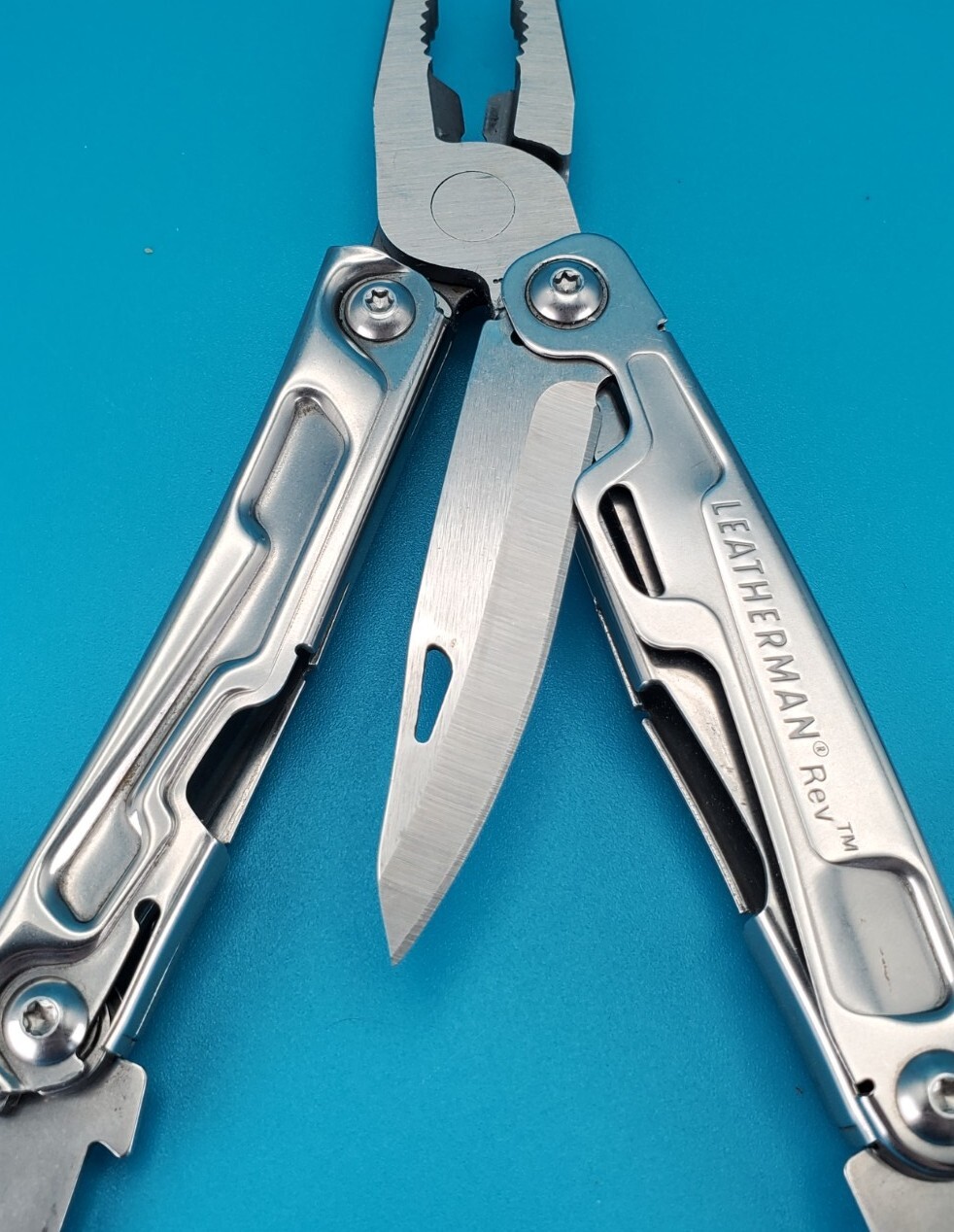 Leatherman Rev 3.8″ Multi-Tool, Stainless! NICE!