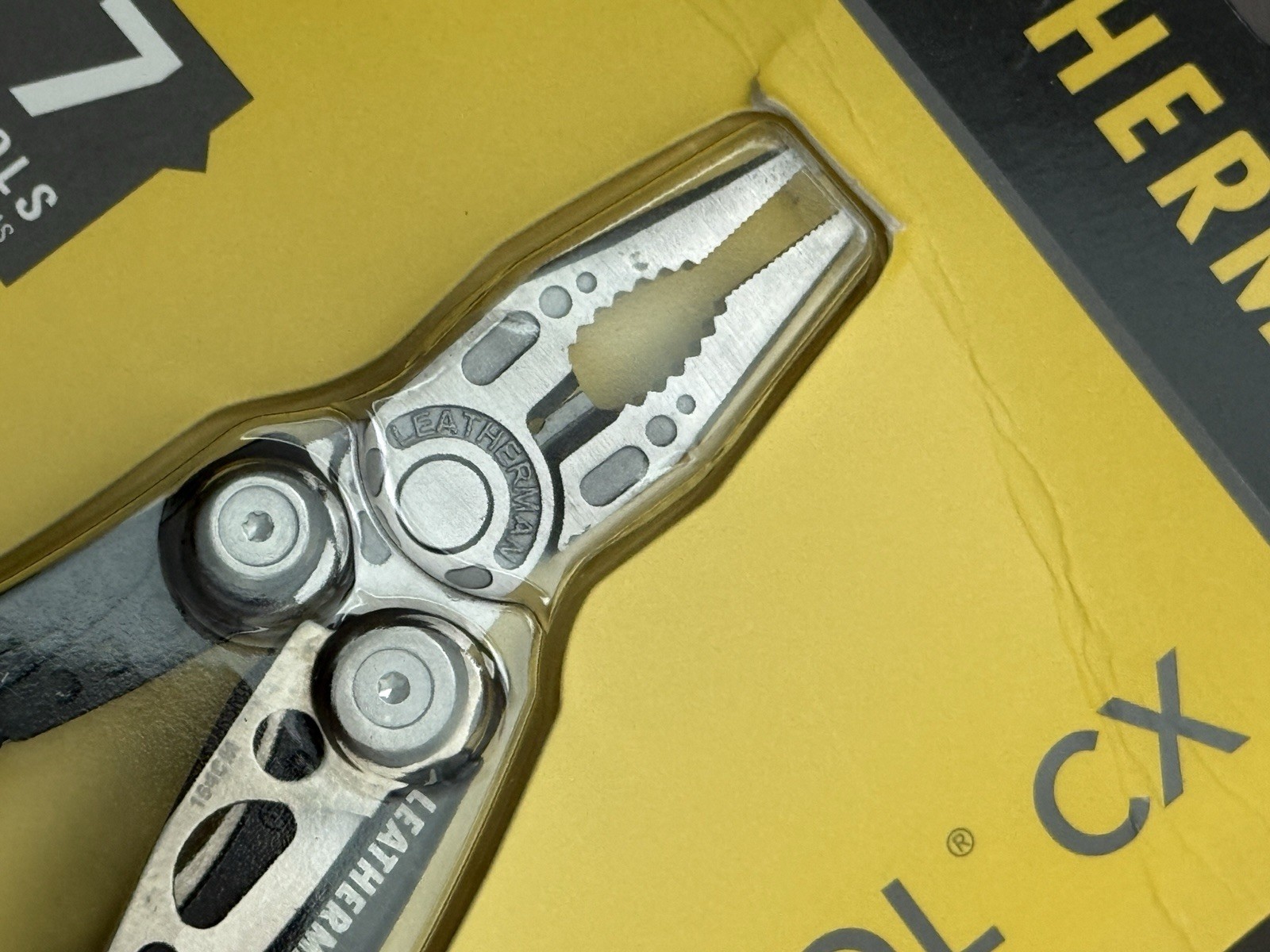 Leatherman Skeletool CX Carbon Fiber Handle Insert, 154CM Blade, DLC coated
