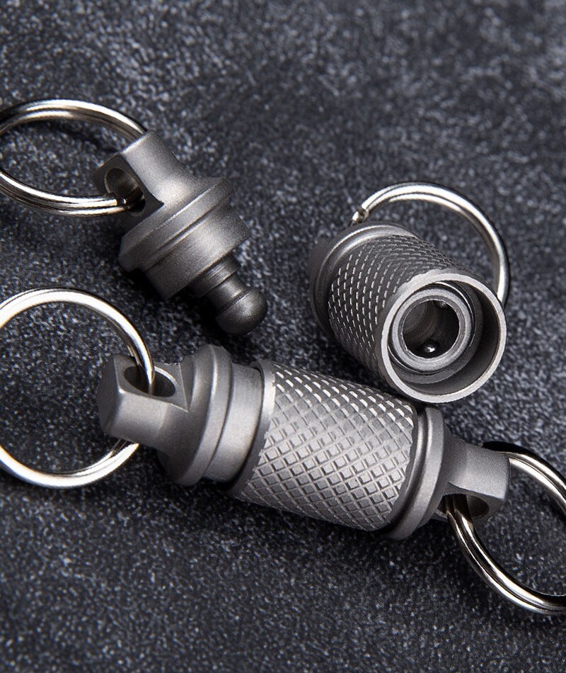 Titanium Alloy Insert Buckle Gimbal Ring Portable Double Keychain Pendant EDC