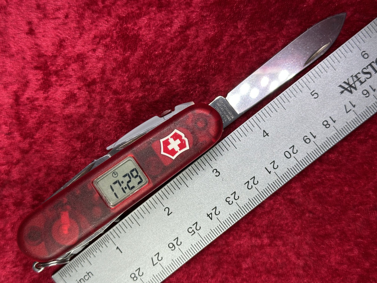 Victorinox Voyager Lite Ruby Red Transparent Swiss Army Knife 91mm 17 Tool (693)