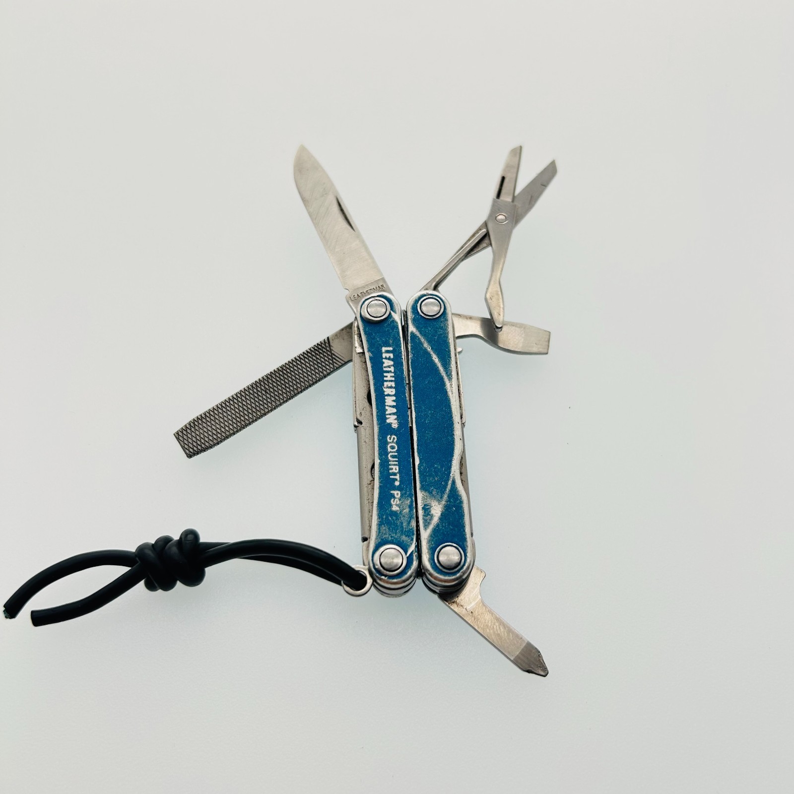 Leatherman Squirt PS4 BLUE – 8-in-1 Keychain Multi-Tool Discontinued (CODE9)