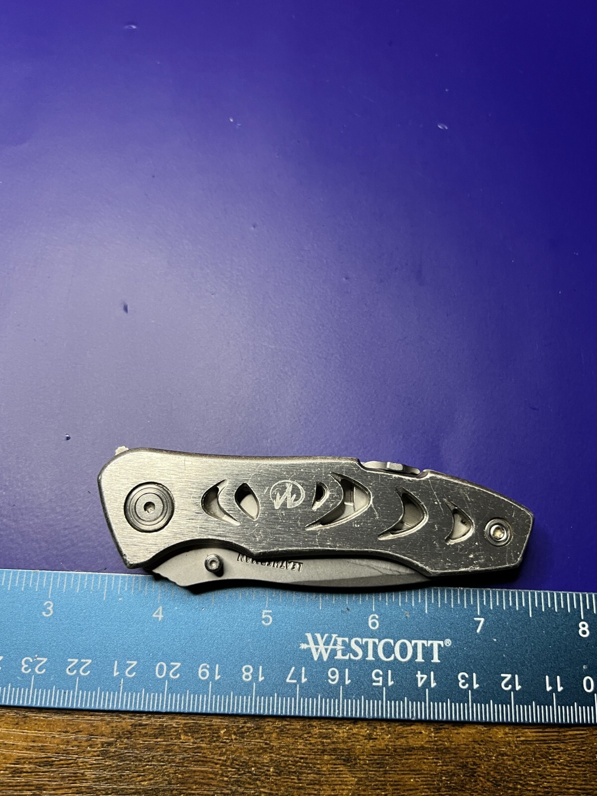 Leatherman C303 Folding Pocket Knife With Carabiner Clip