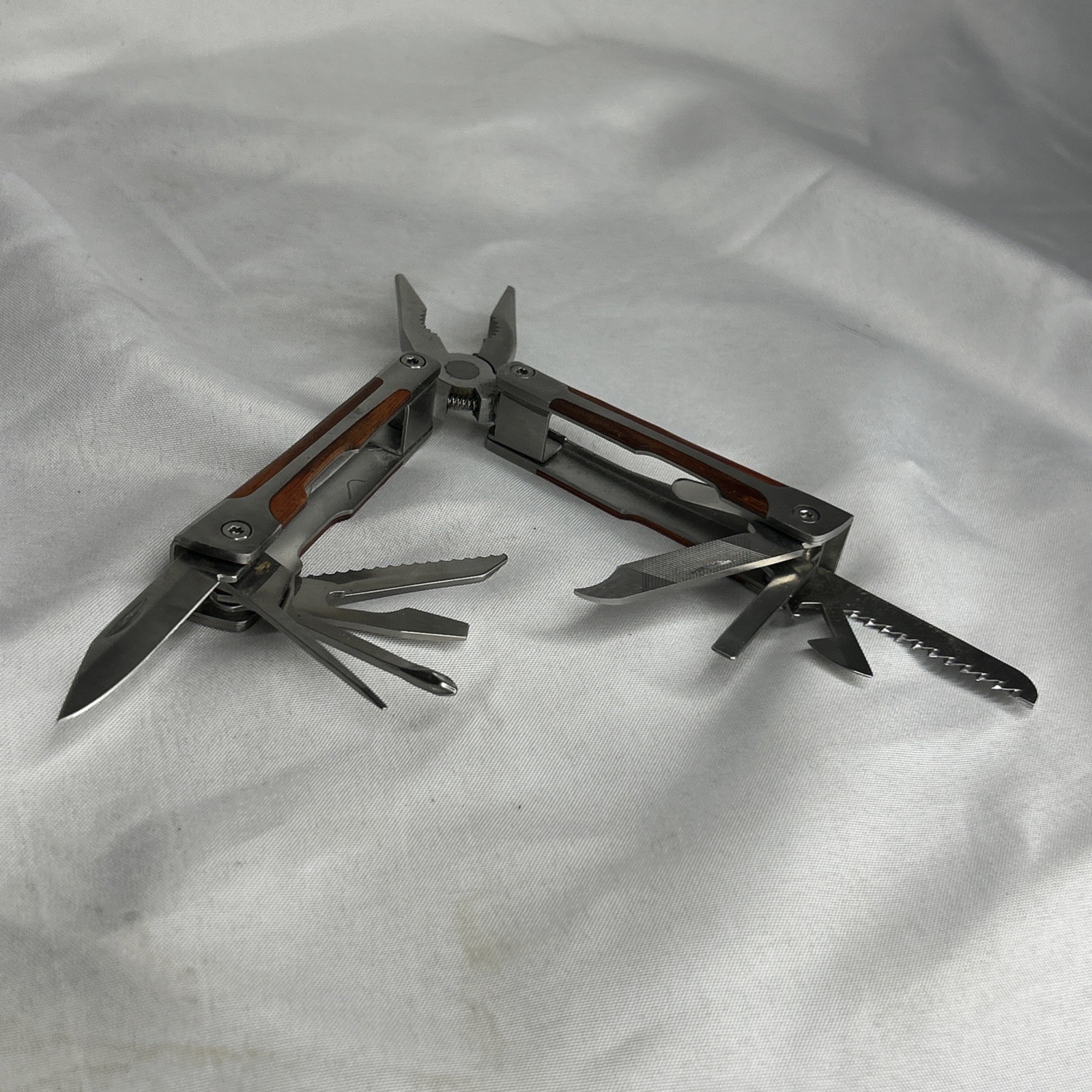 Winchester Trail Wood Stainless Steel 2CR Multi Tool 12 Tools Y2K Vintage Knife