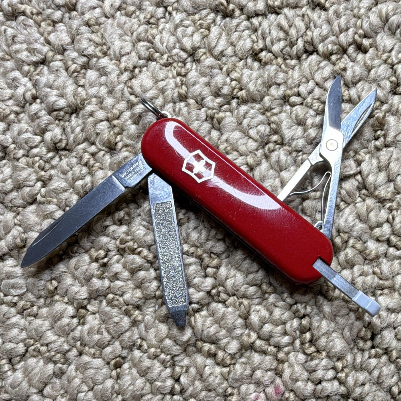 Victorinox Classic SD Red Swiss Army Multi-Tool 5 Tools Scissors Knife Nail File