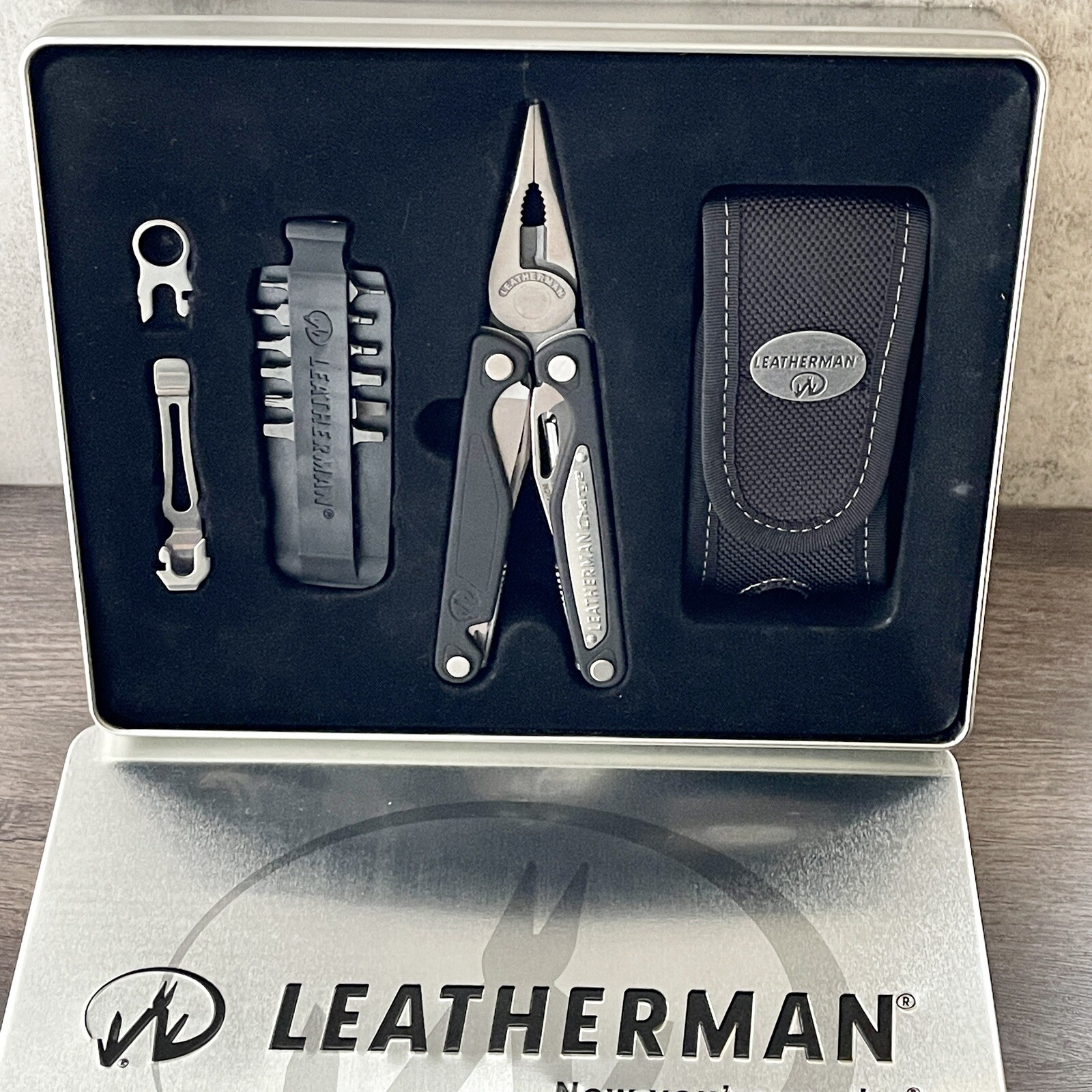 Leatherman Charge AL Multitool in Vintage Metal Gift Box. Made in 2007.