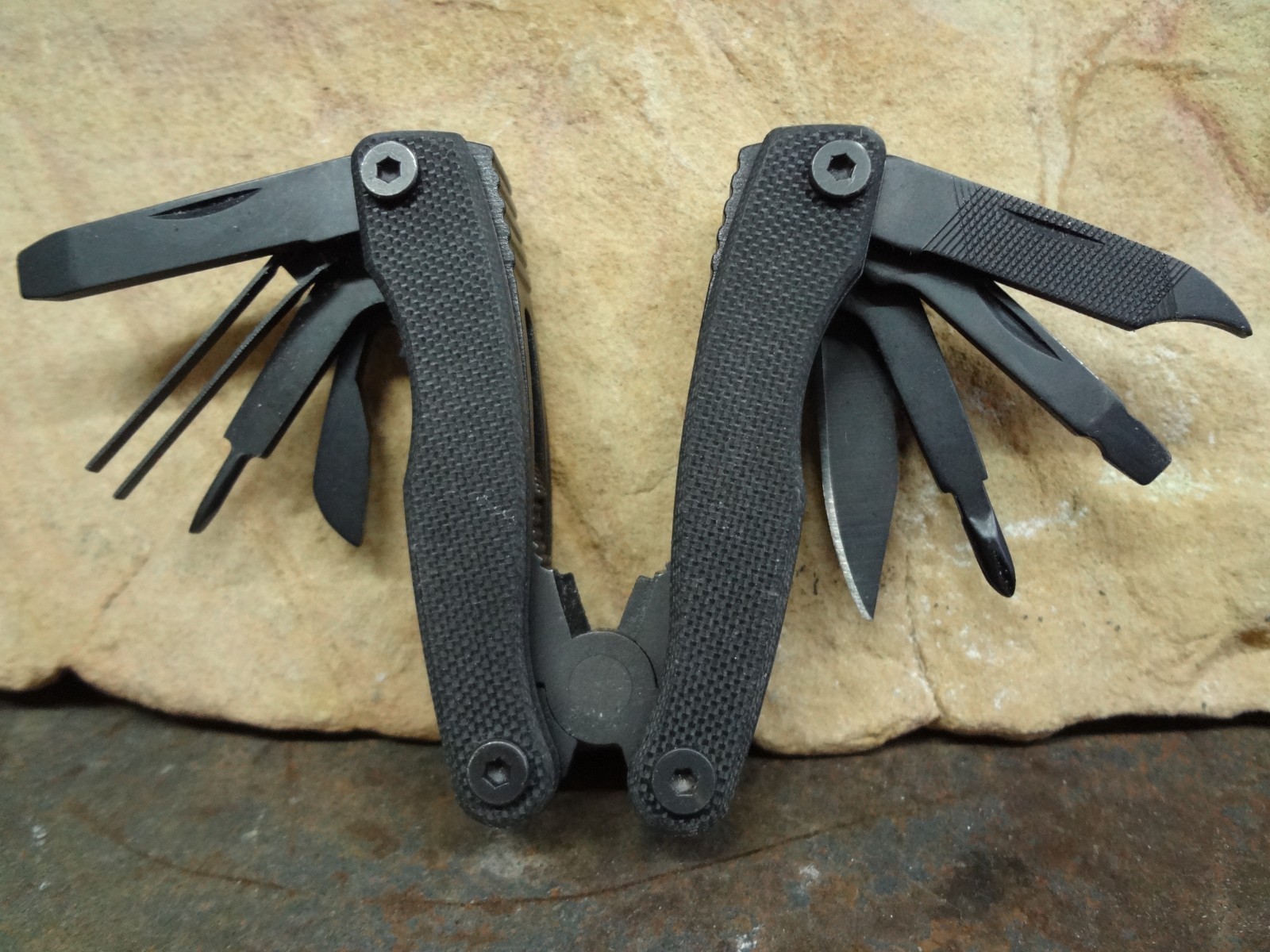 Black Tactical Pocket Knife Multi 12+ Function Tool Mini Needle Nose Pliers Fish