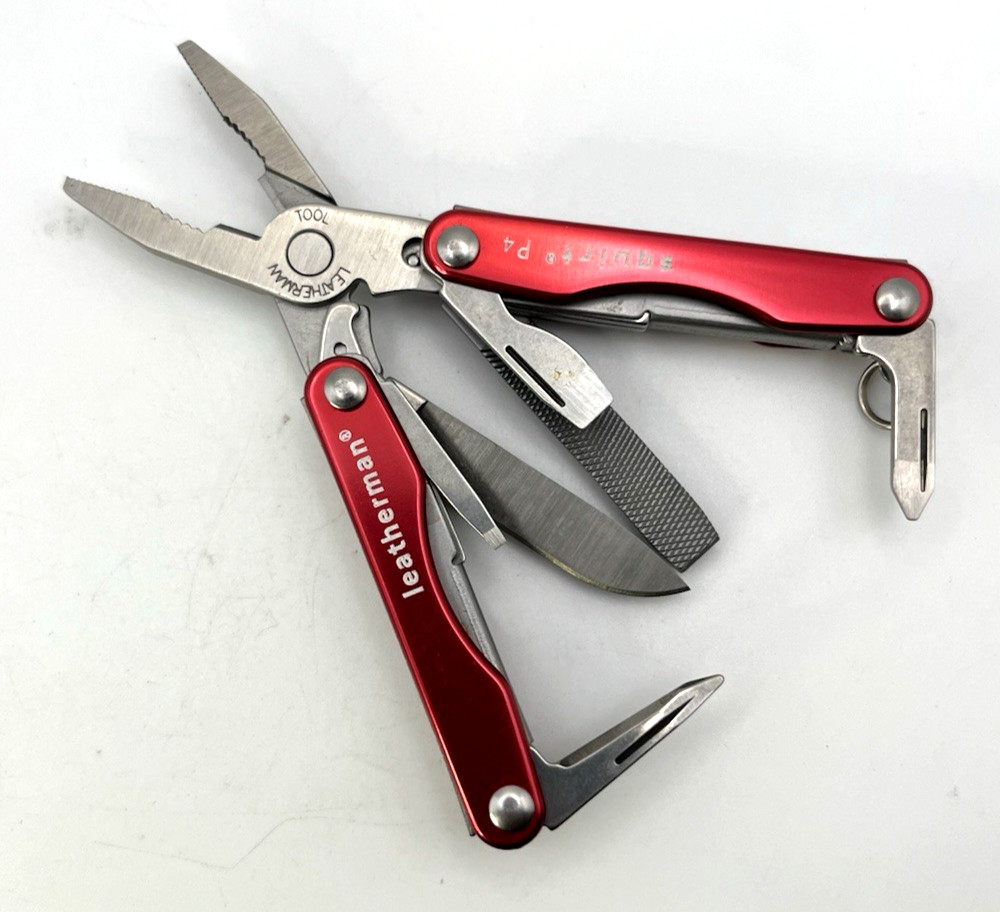 New In Box Leatherman Squirt P4 RED 3M Promo AD Keychain Retired Discontinued