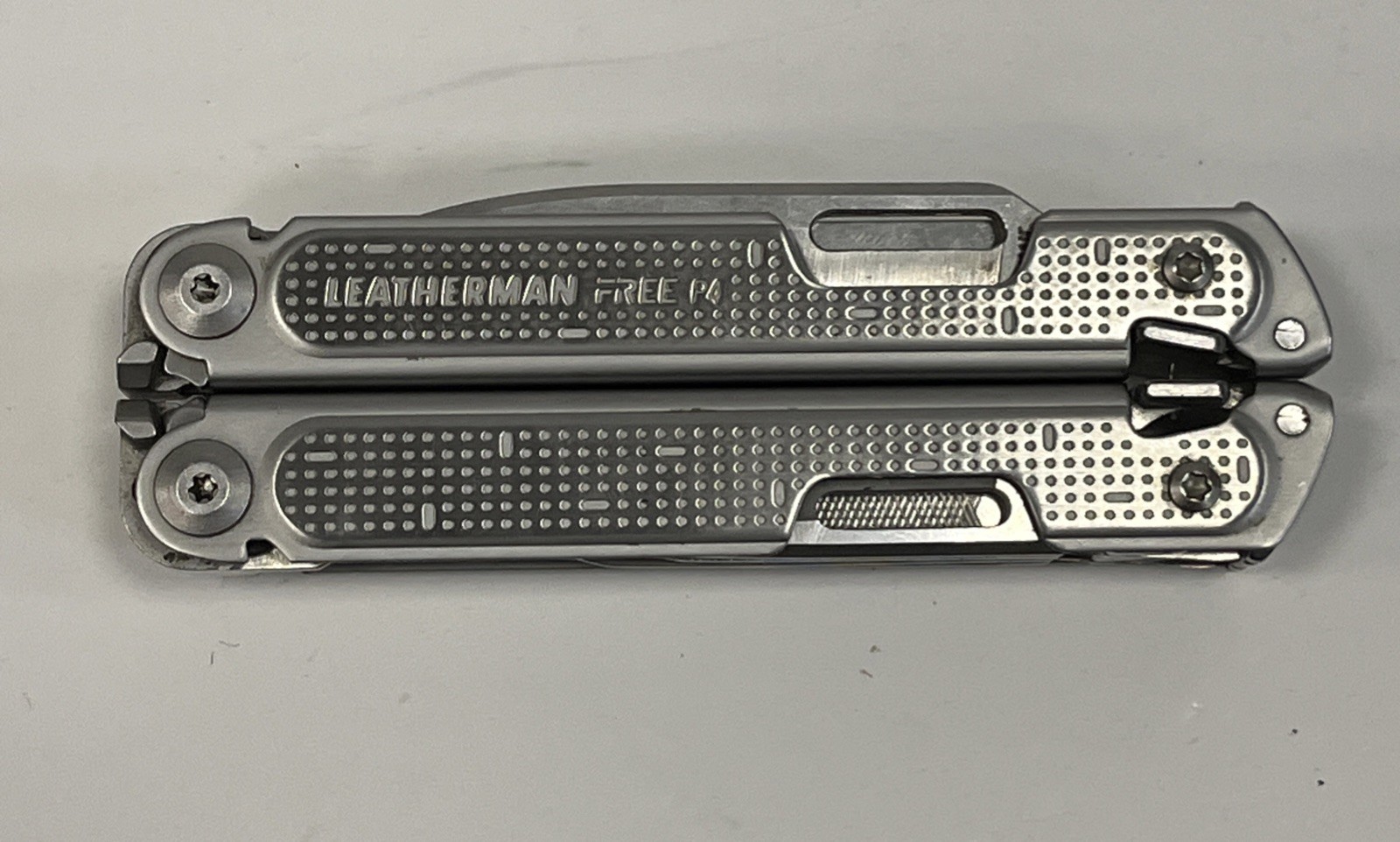 Leatherman Free P4 Multitool Multi-Tool Pliers Tool