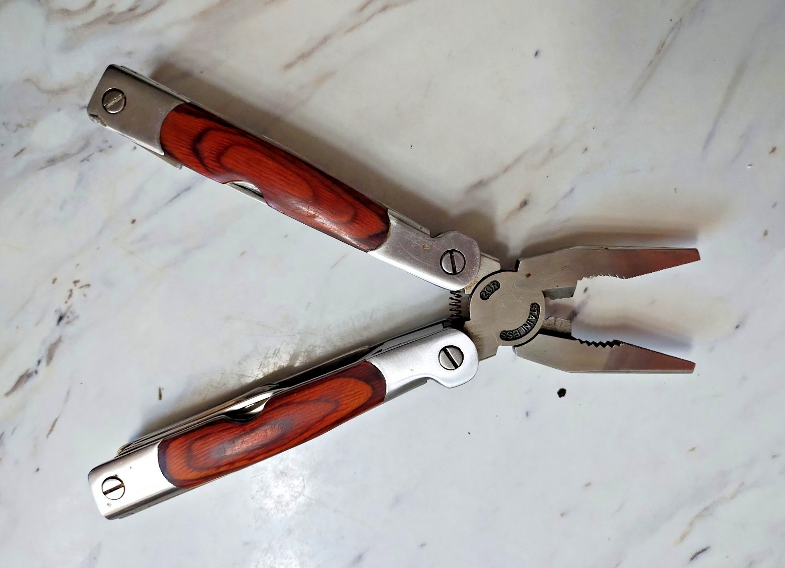 Winchester 2CR big stainless multi tool with wood grips