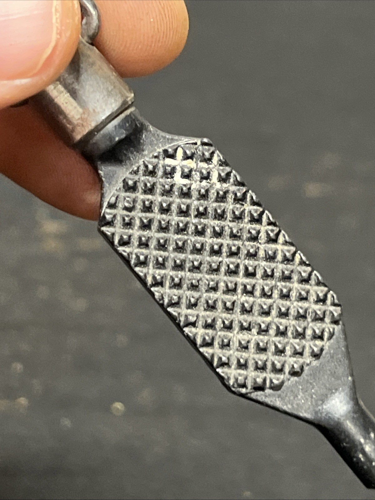 ZAK Tool ZT-9P Flat Knurled Swivel Key, Black Handcuff Key